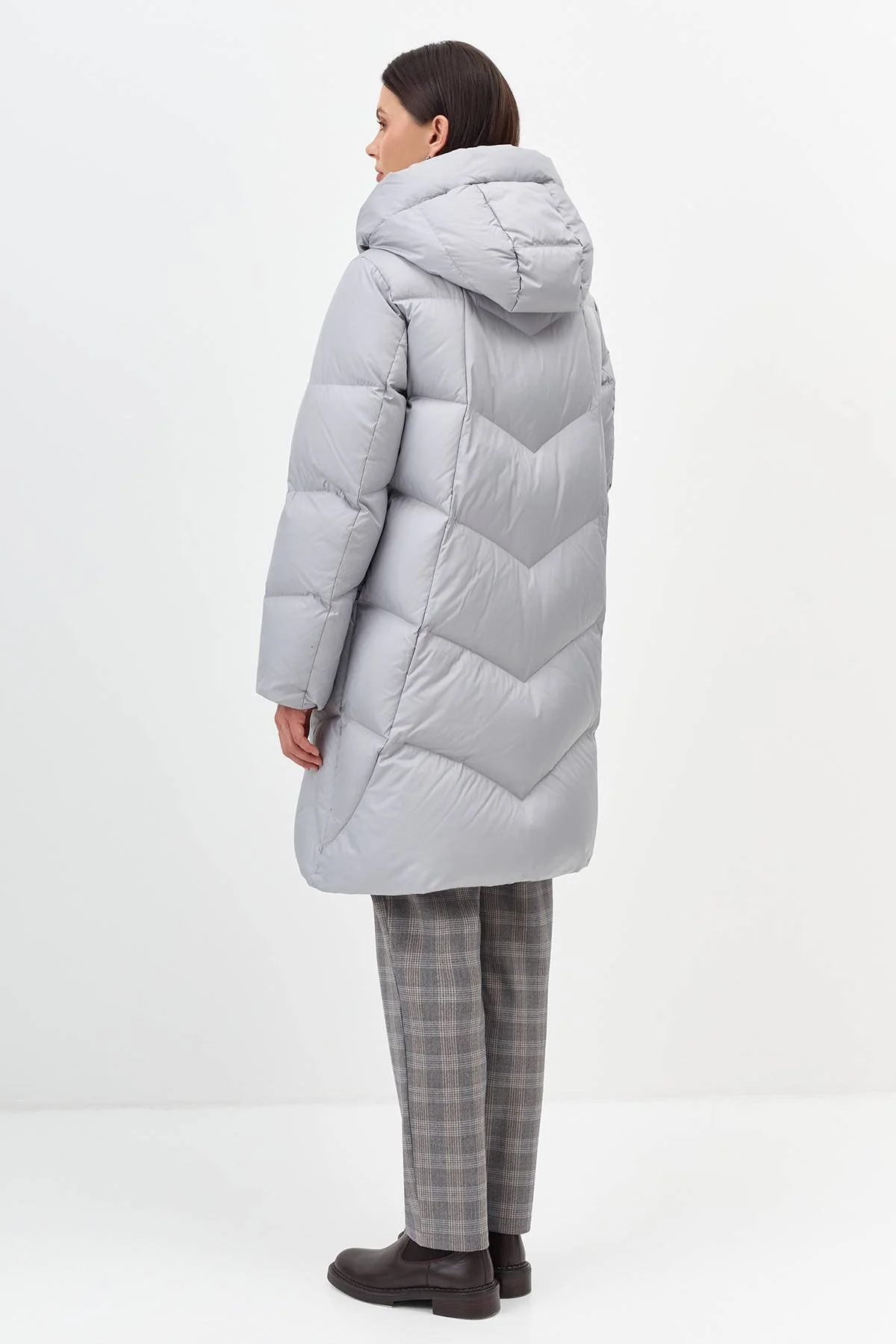 Лимитированная серия объемный пуховик с фигурной стежкой с палантином, 44