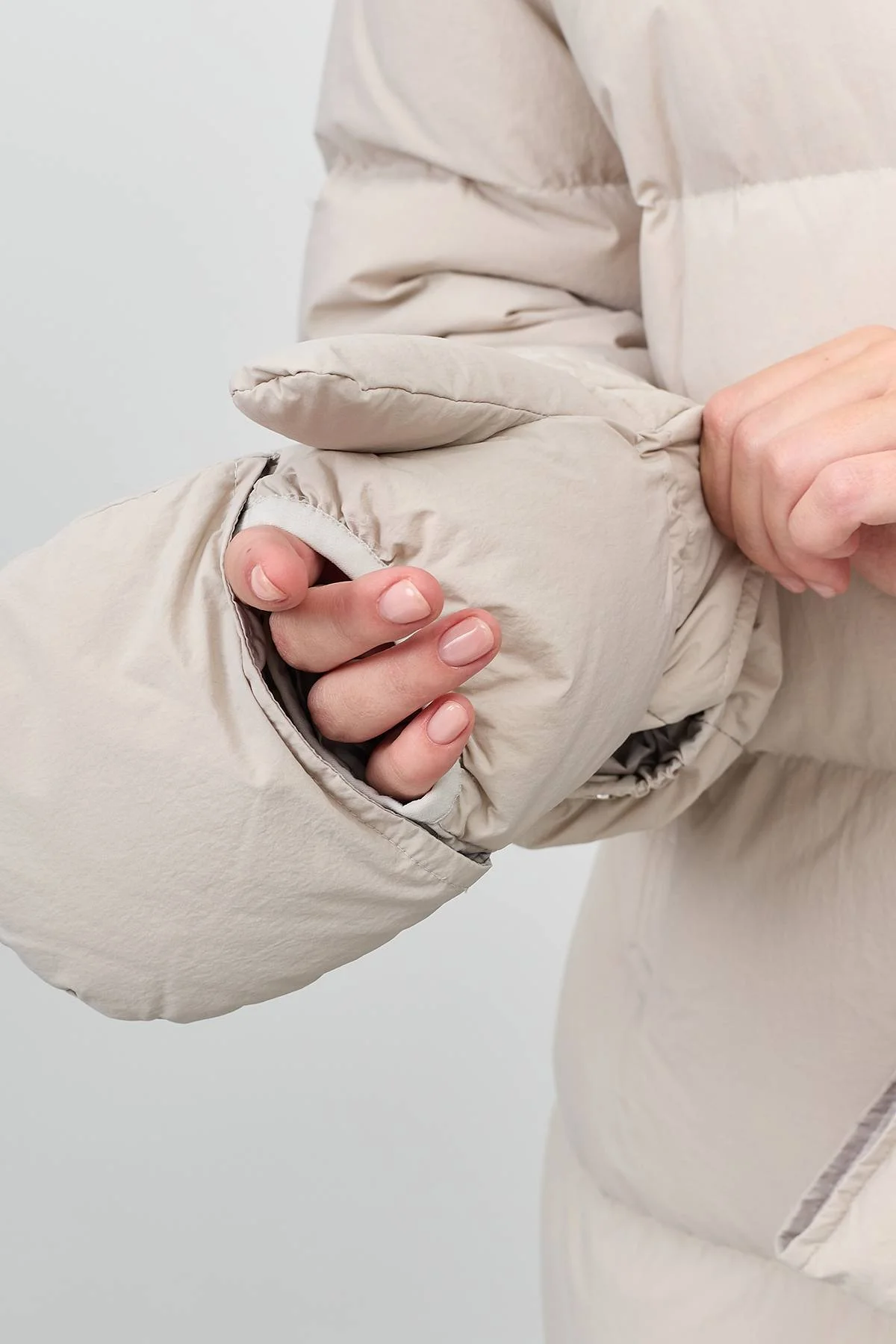 Лимитированная серия пуховик с варежками  , 50