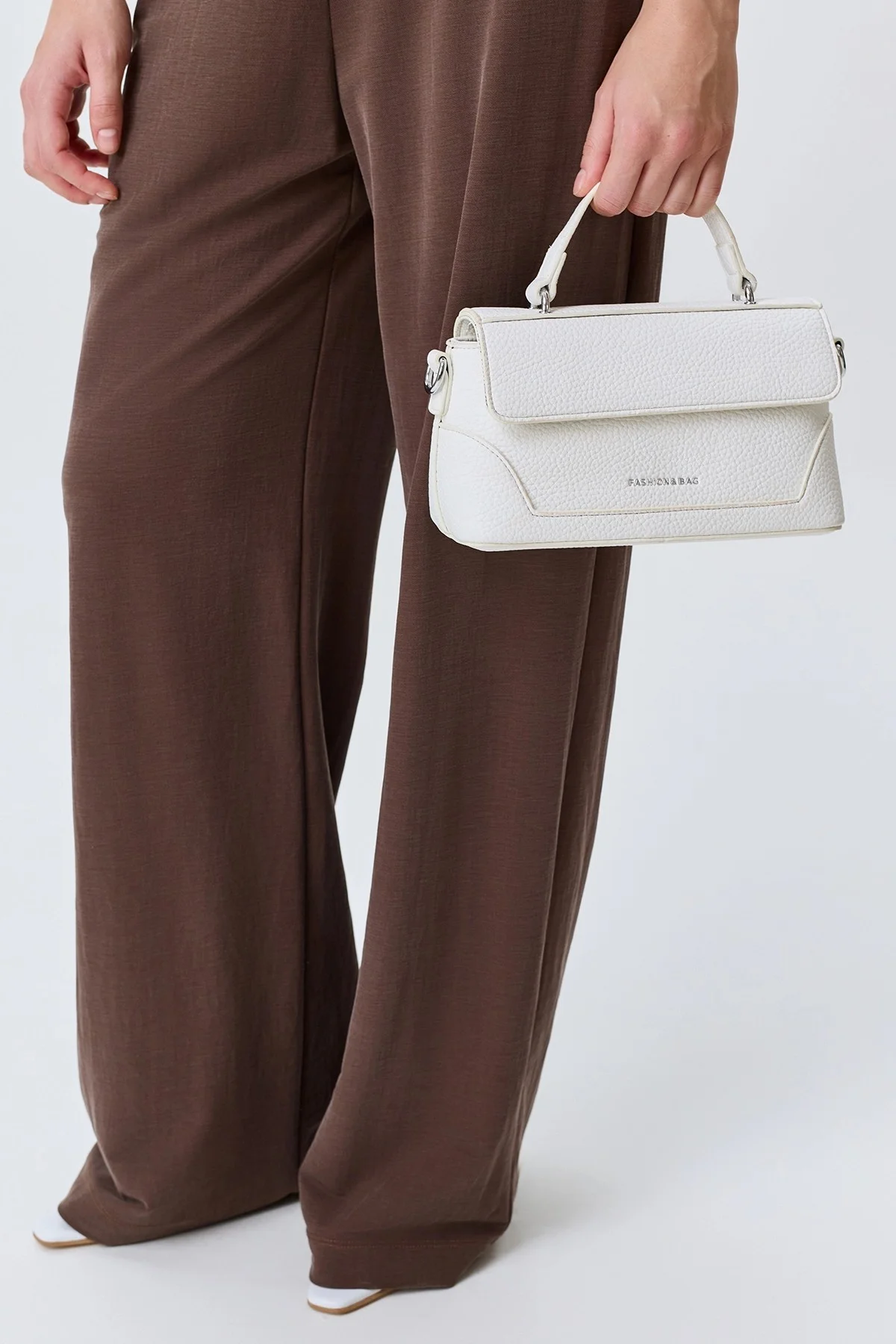 Белая сумка-багет, One