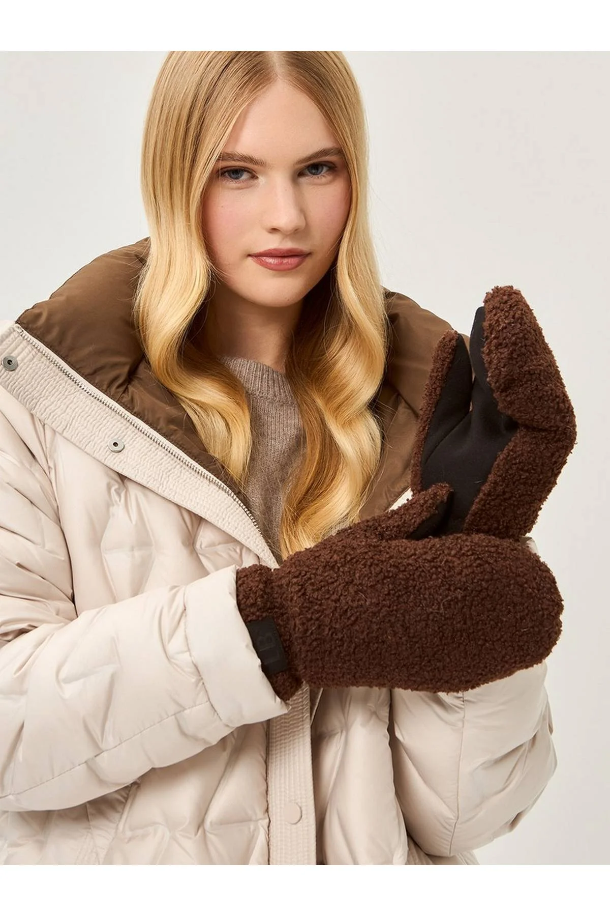 Рукавицы коричневые, M