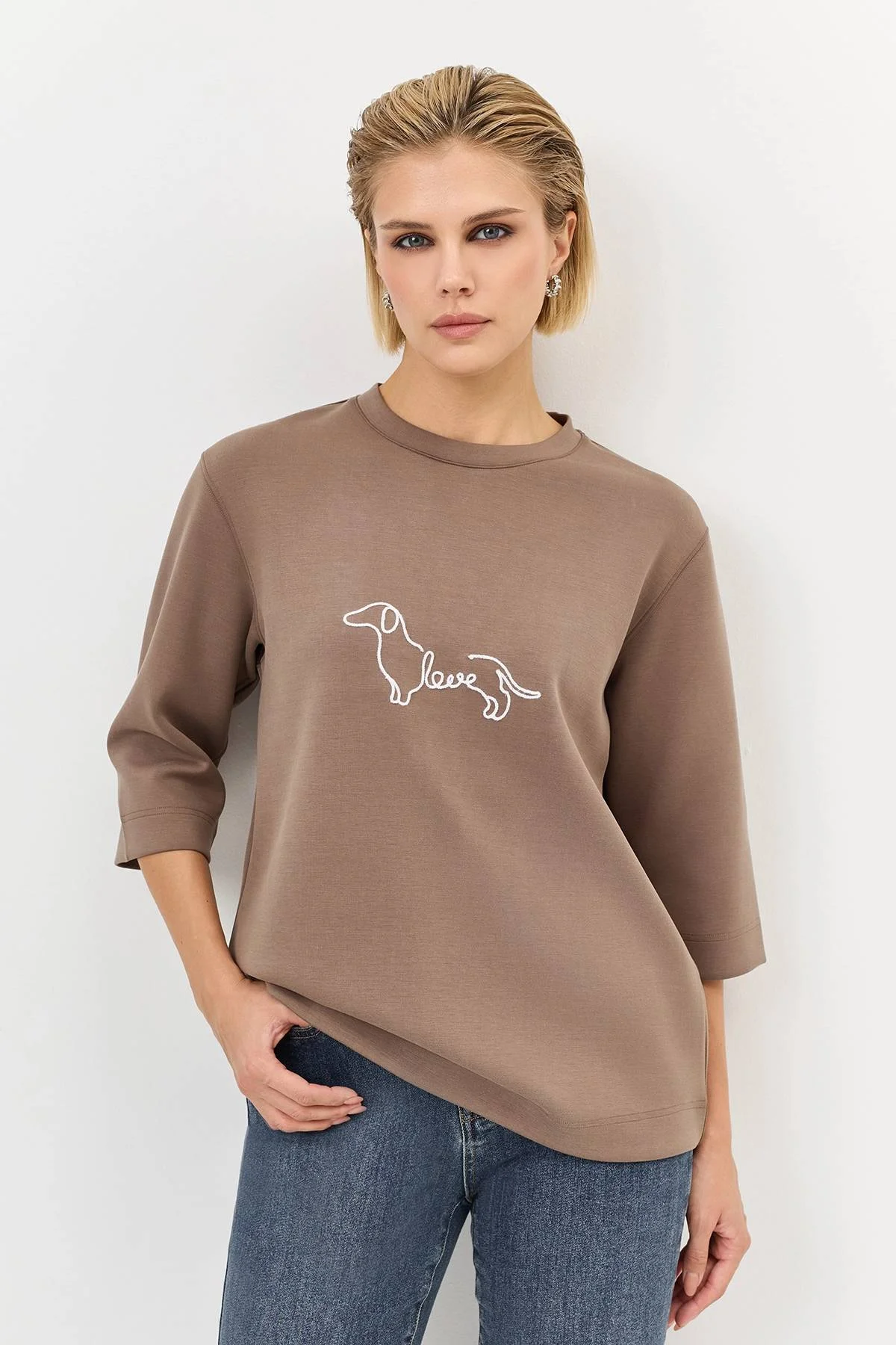 Лимитированная серия oversize джемпер с контрастной вышивкой и ремень