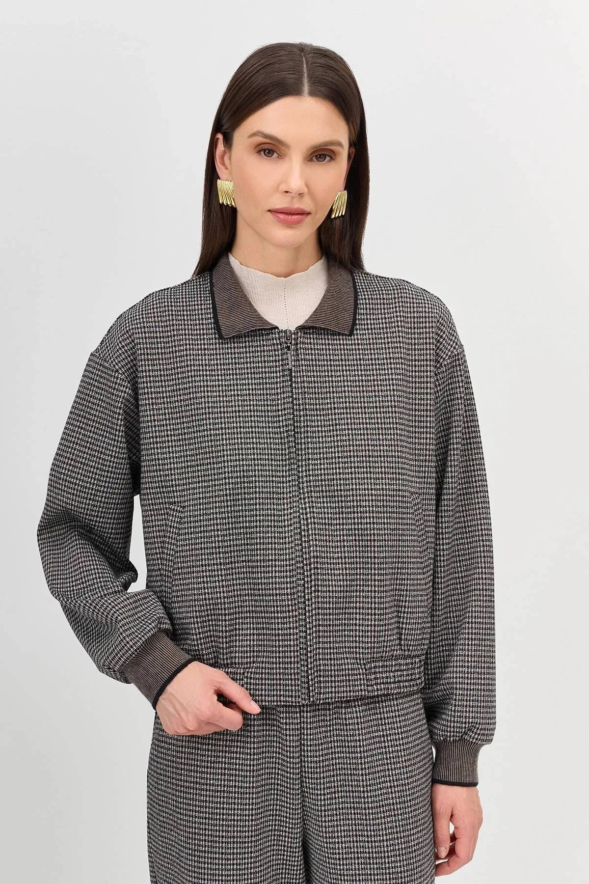 Свободный бомбер в мелкую клетку, 46