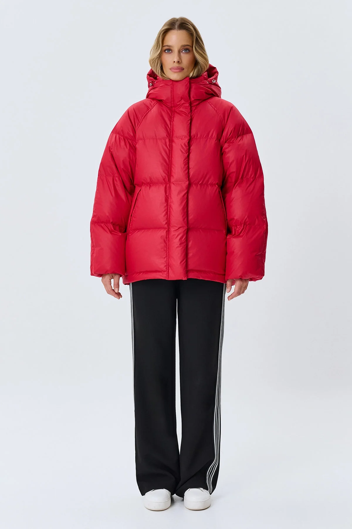 Яркий красный пуховик Oversize, 40