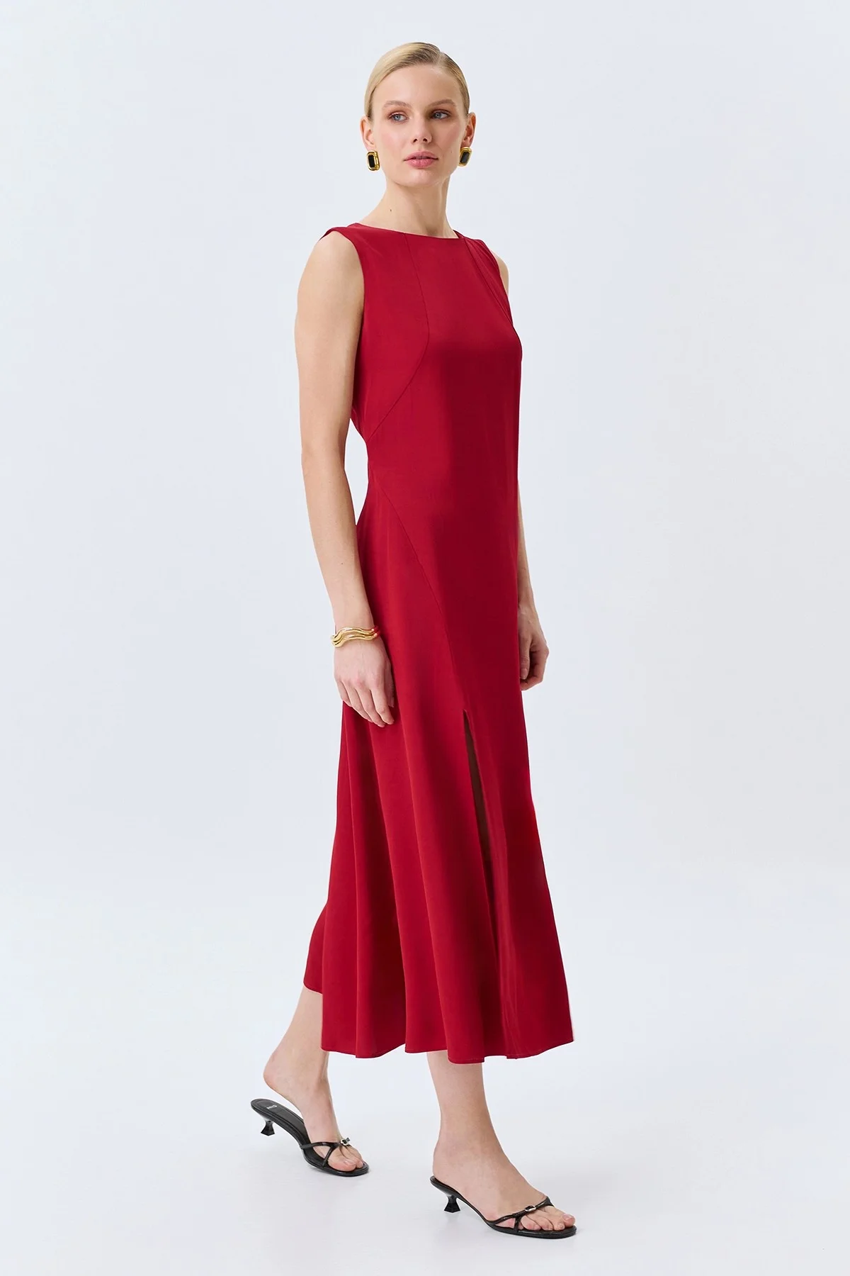 Яркое платье-миди из вискозы, 40