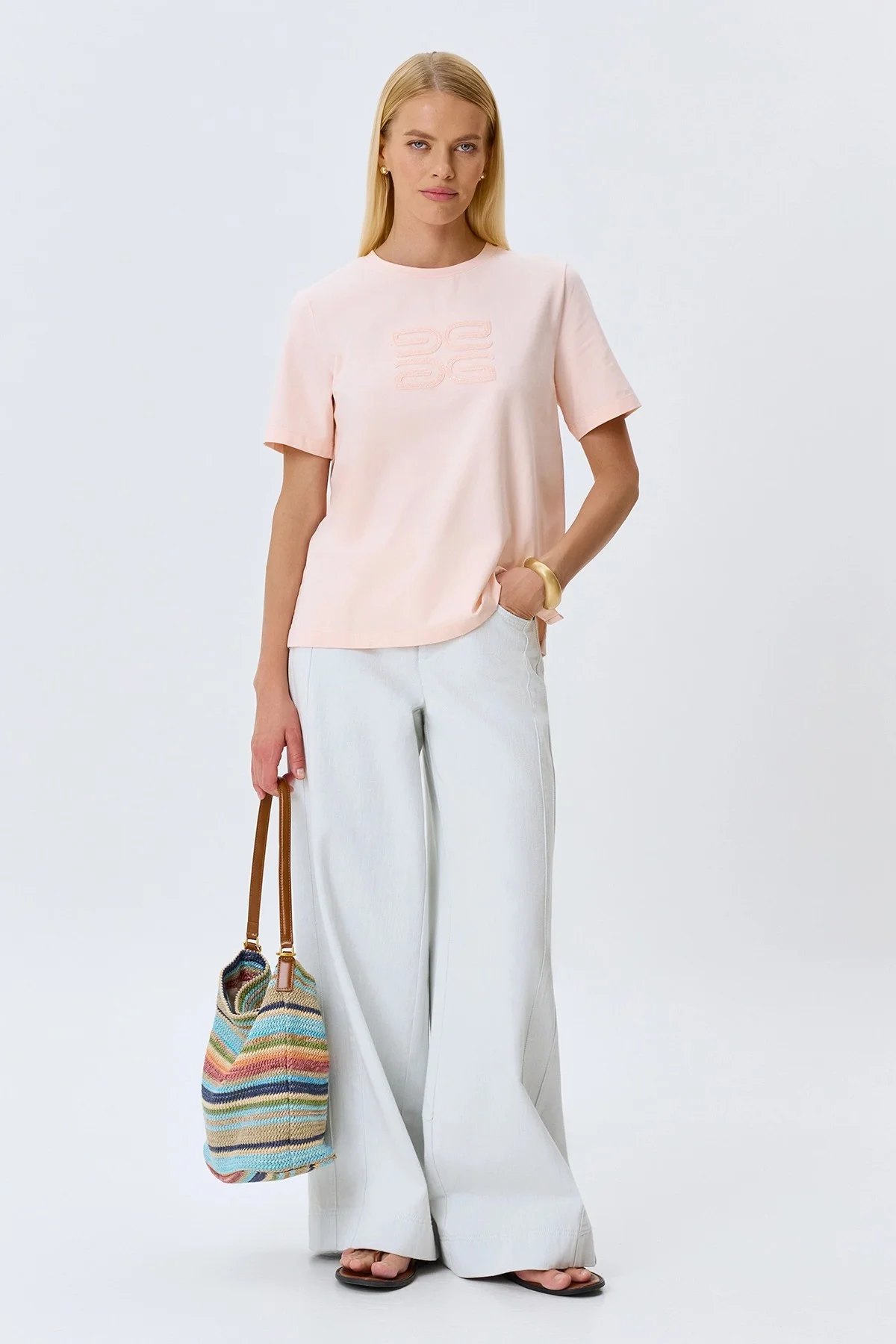 Футболка с вышивкой лого, 38