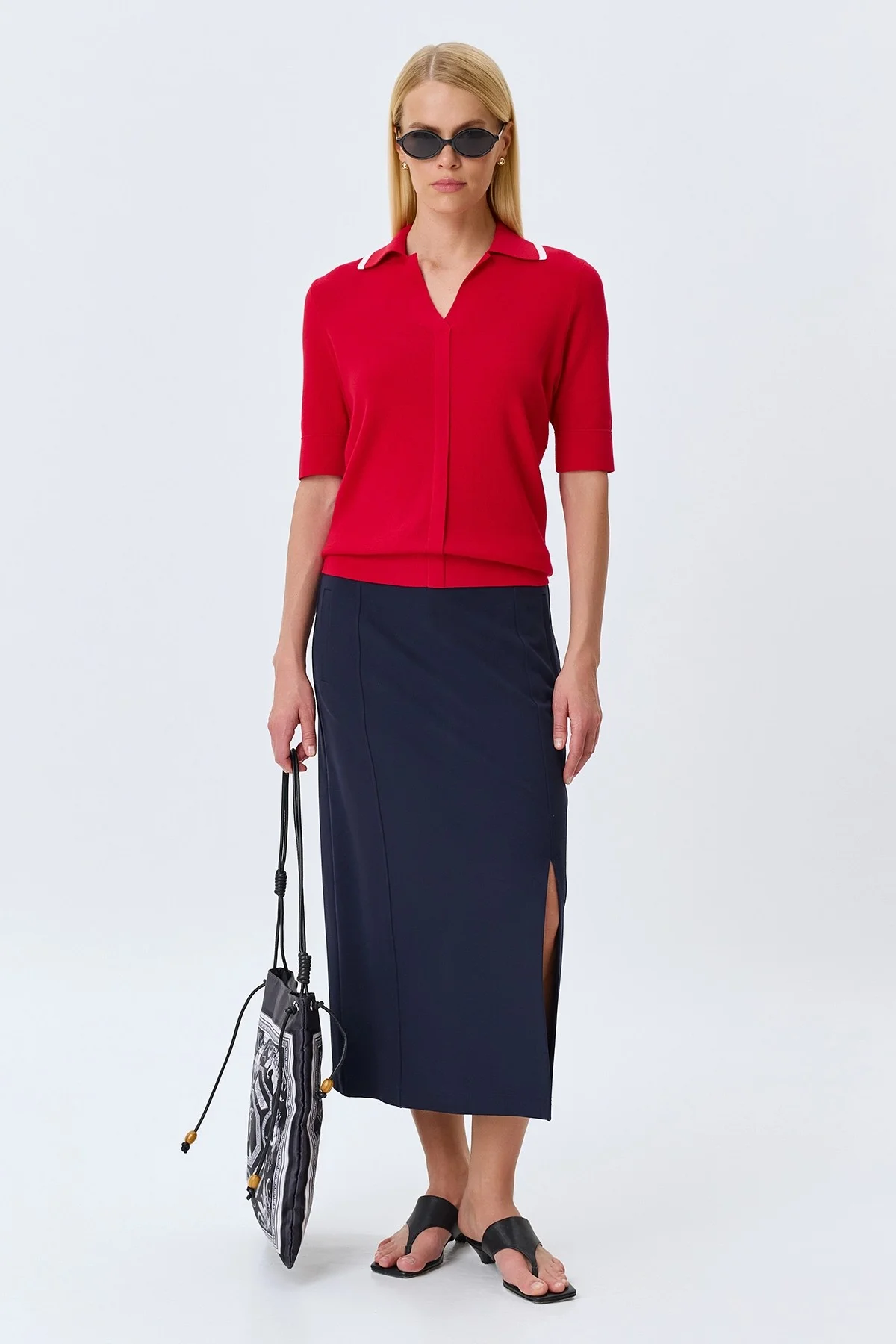 Яркий джемпер-поло, 42