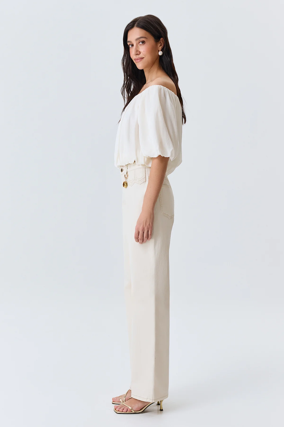 Прямые джинсы с металлическим декором, 46