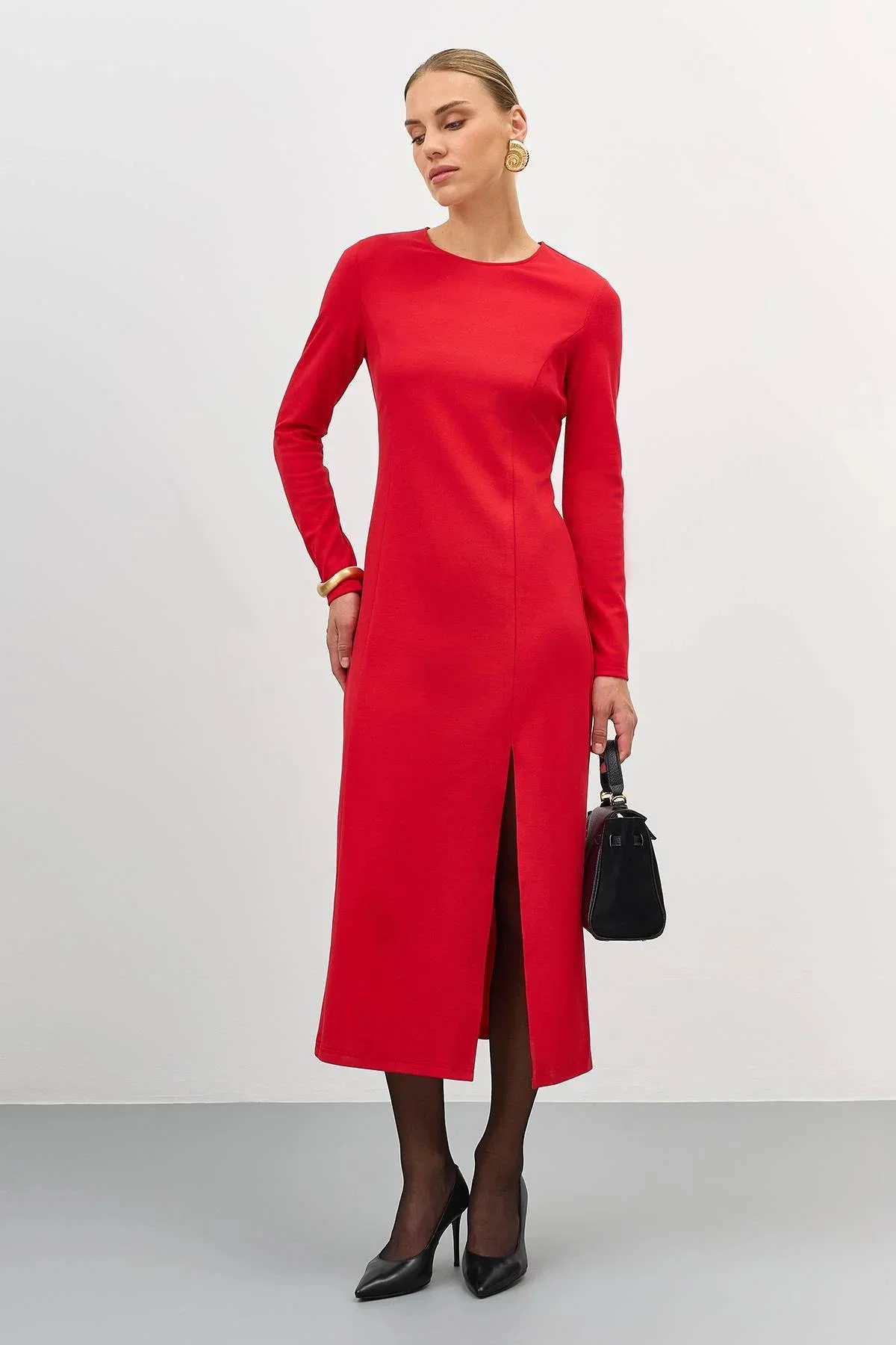 Трикотажное платье с высоким разрезом, 46