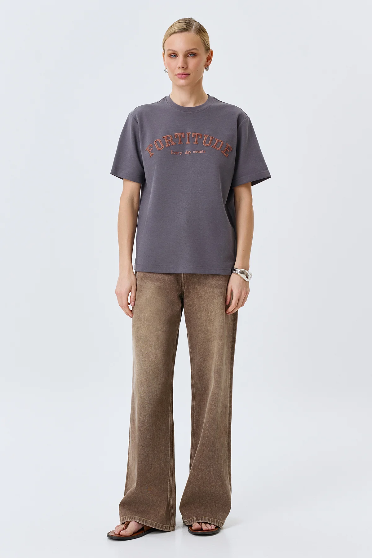 Темная прямая футболка в стиле "College", 42