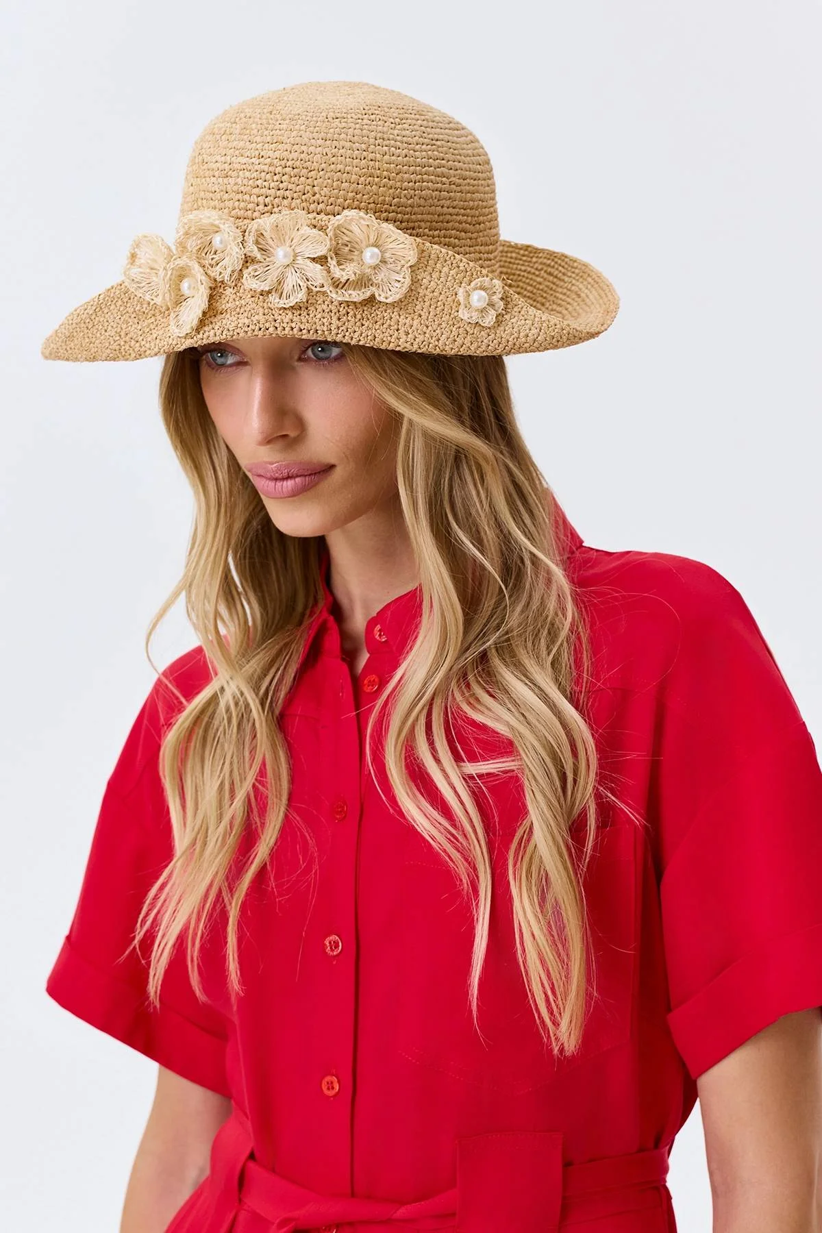 Шляпа из рафии с декором, One