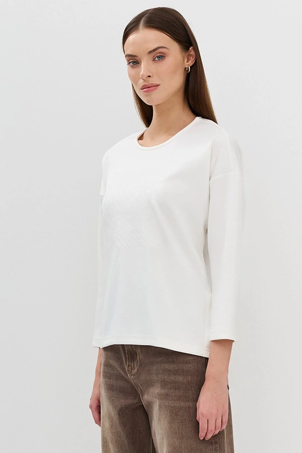 Джемпер свободного силуэта с минималистичной вышивкой, 52р