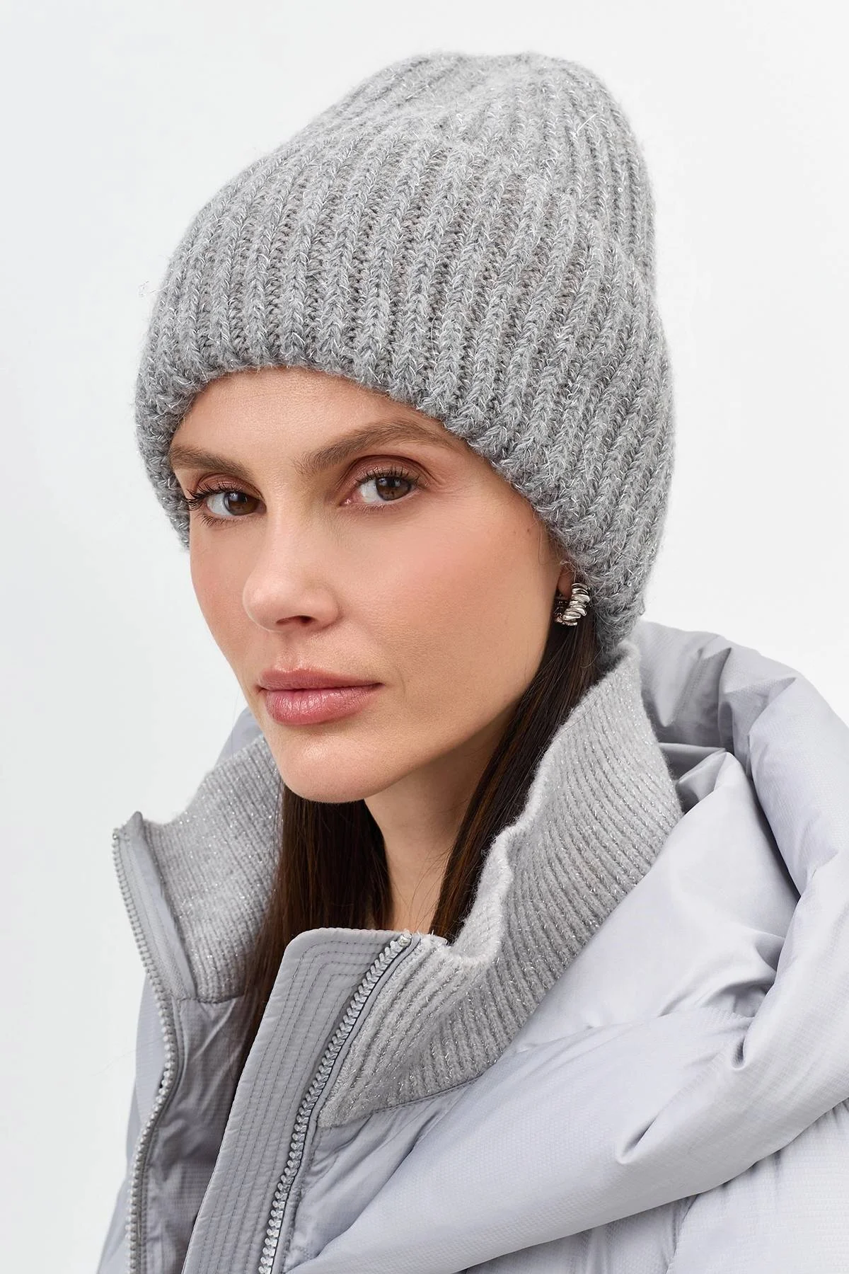 Серая шапка в рубчик с деликатным люрексом, One