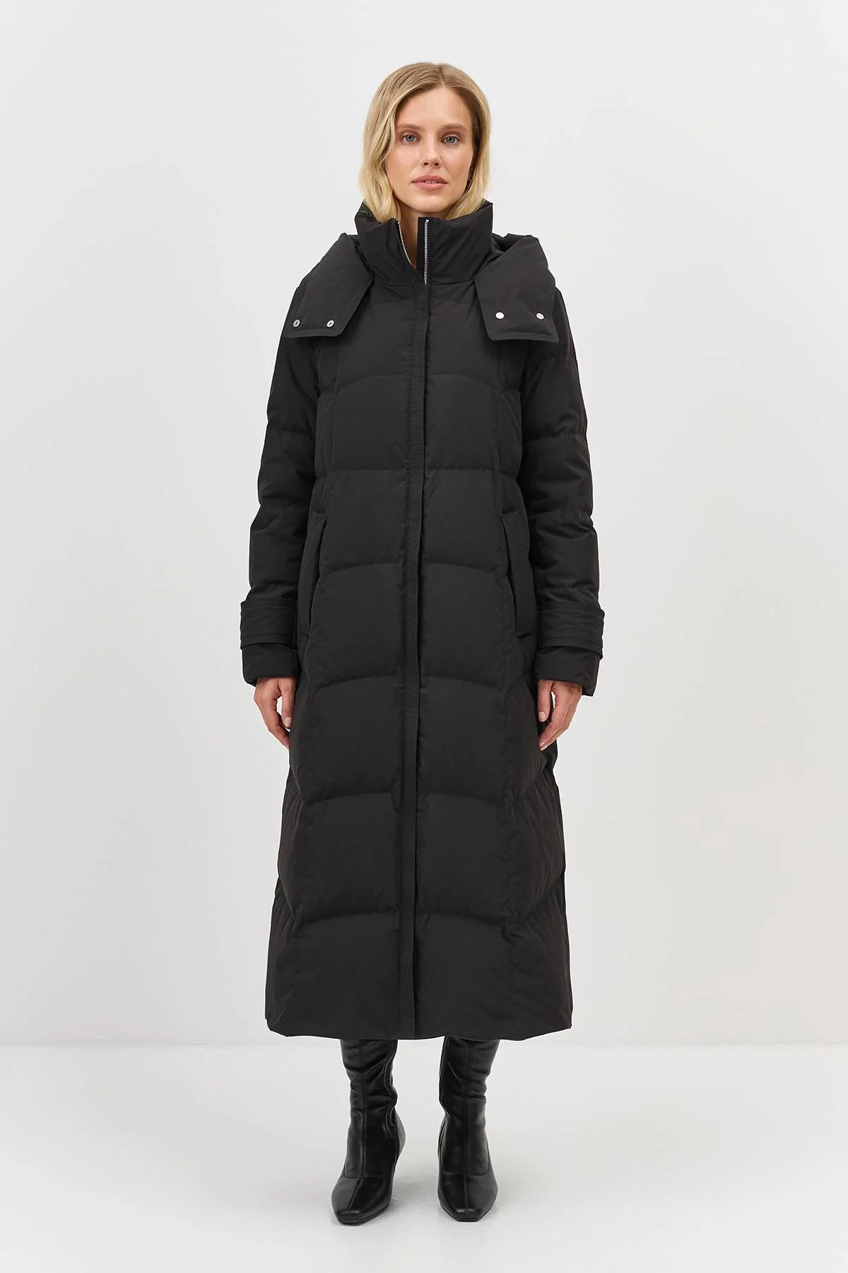 Лимитированная серия пальто с акцентным высоким воротником с палантином, 38