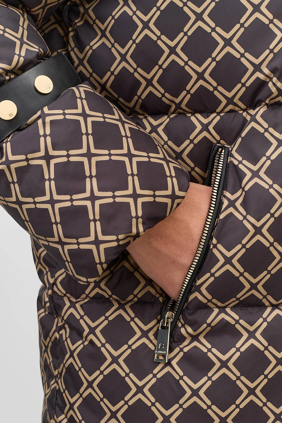 Лимитированная серия куртка с геометрическим принтом и палантин, 50