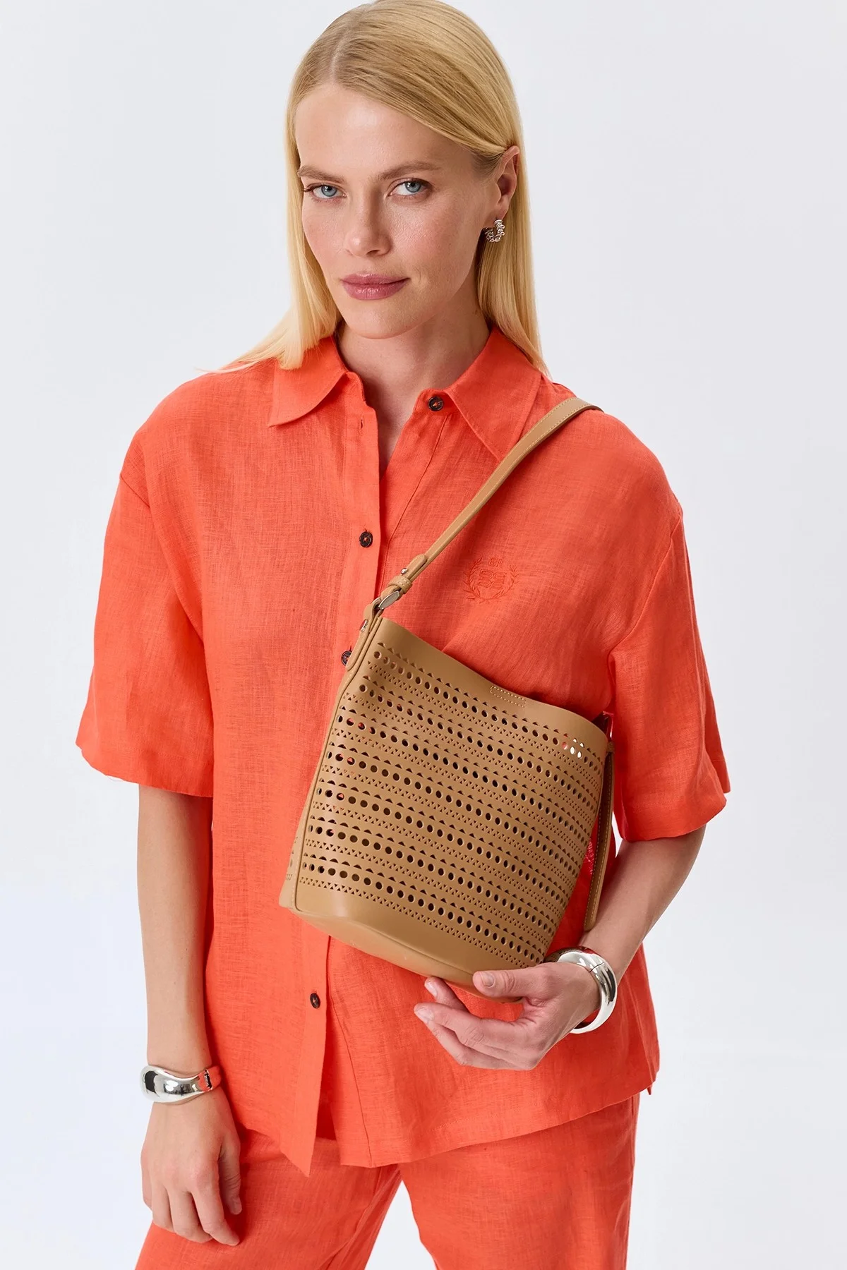 Комплект ажурная сумка из натуральной кожи и косметичка, One