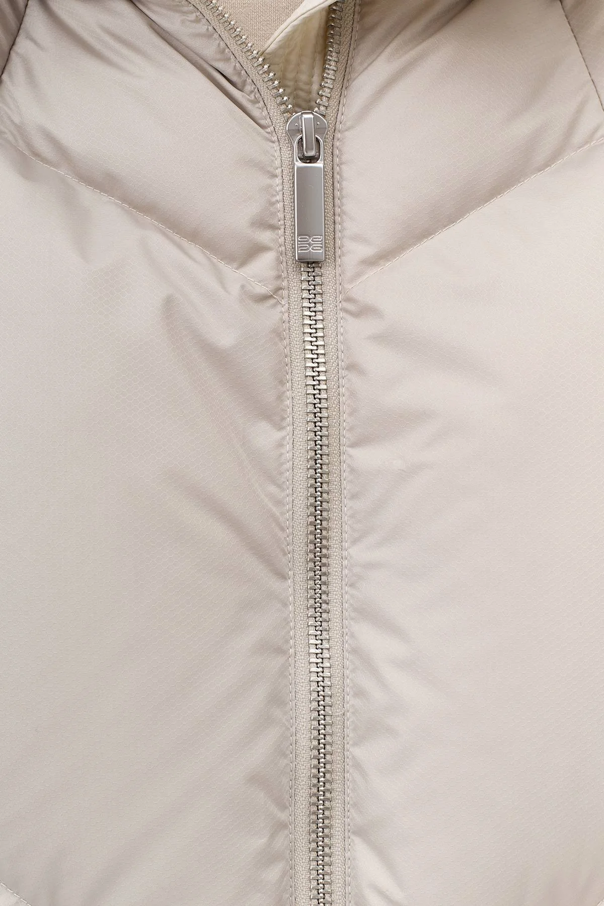 Лимитированная серия  светлая объемная фактурная куртка и палантин, 46