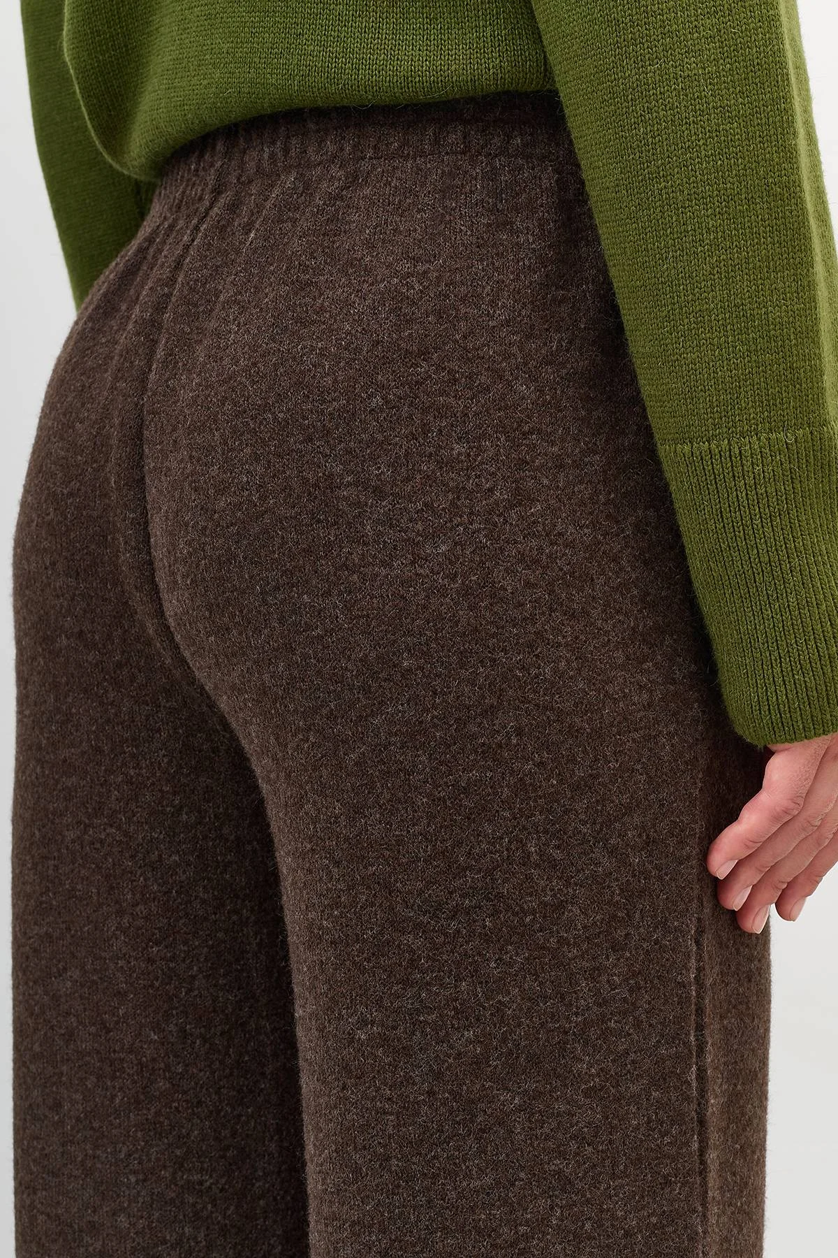 Лимитированная серия теплые трикотажные брюки и ремень, 46 Лимитированная серия теплые трикотажные брюки и ремень, 46