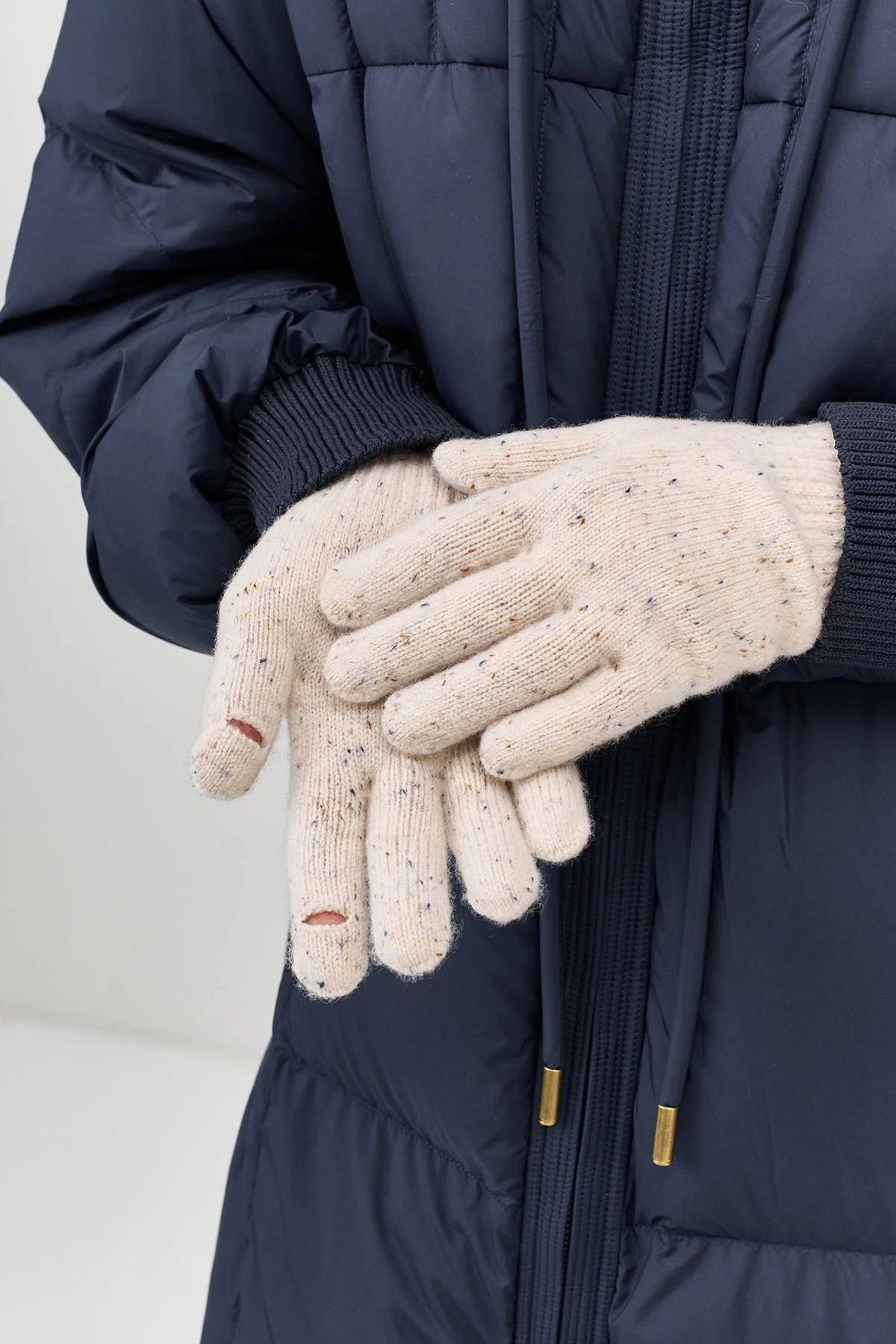 Светлые вязаные перчатки из 100% шерсти, One