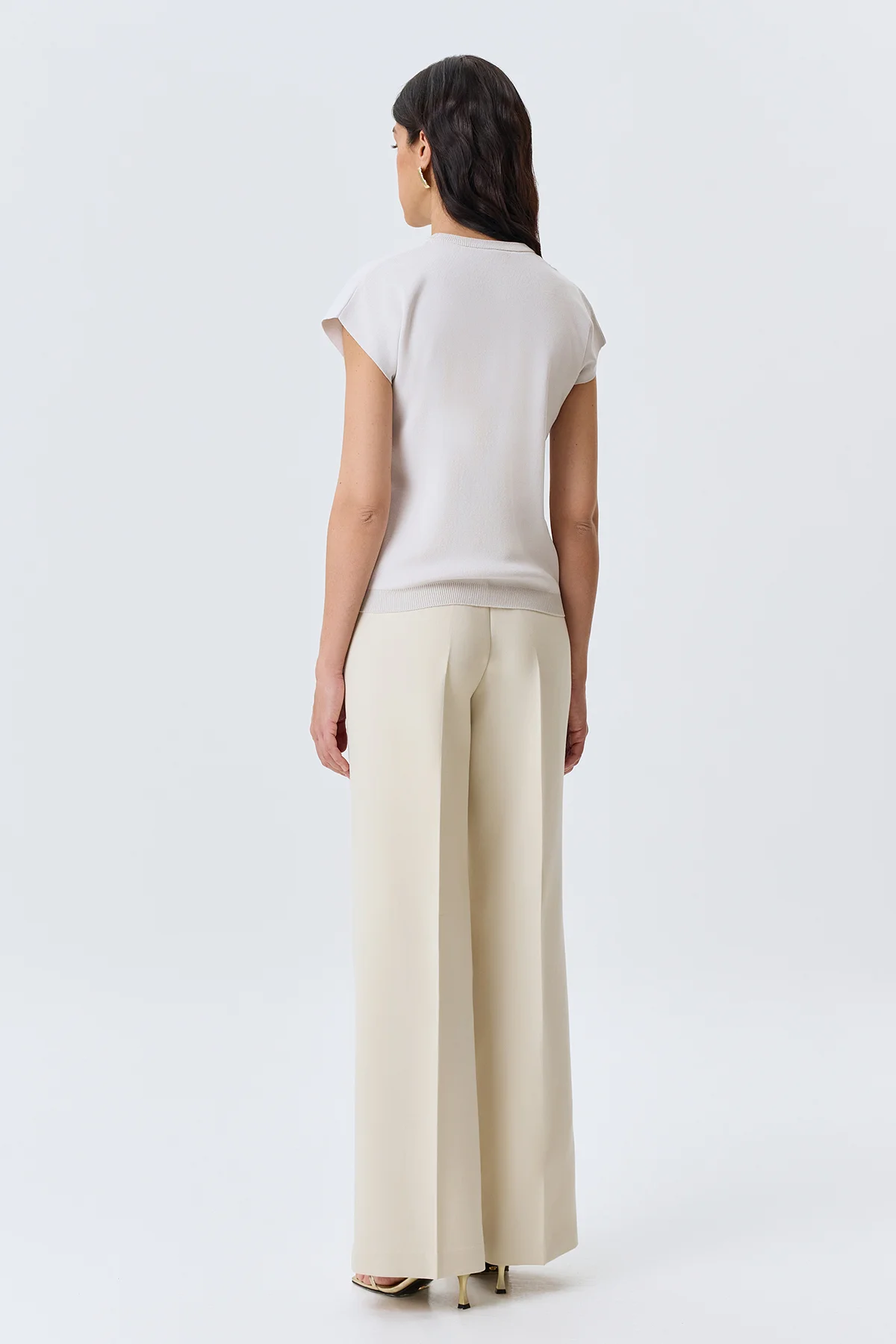 Светлый вязаный топ из вискозы, 48