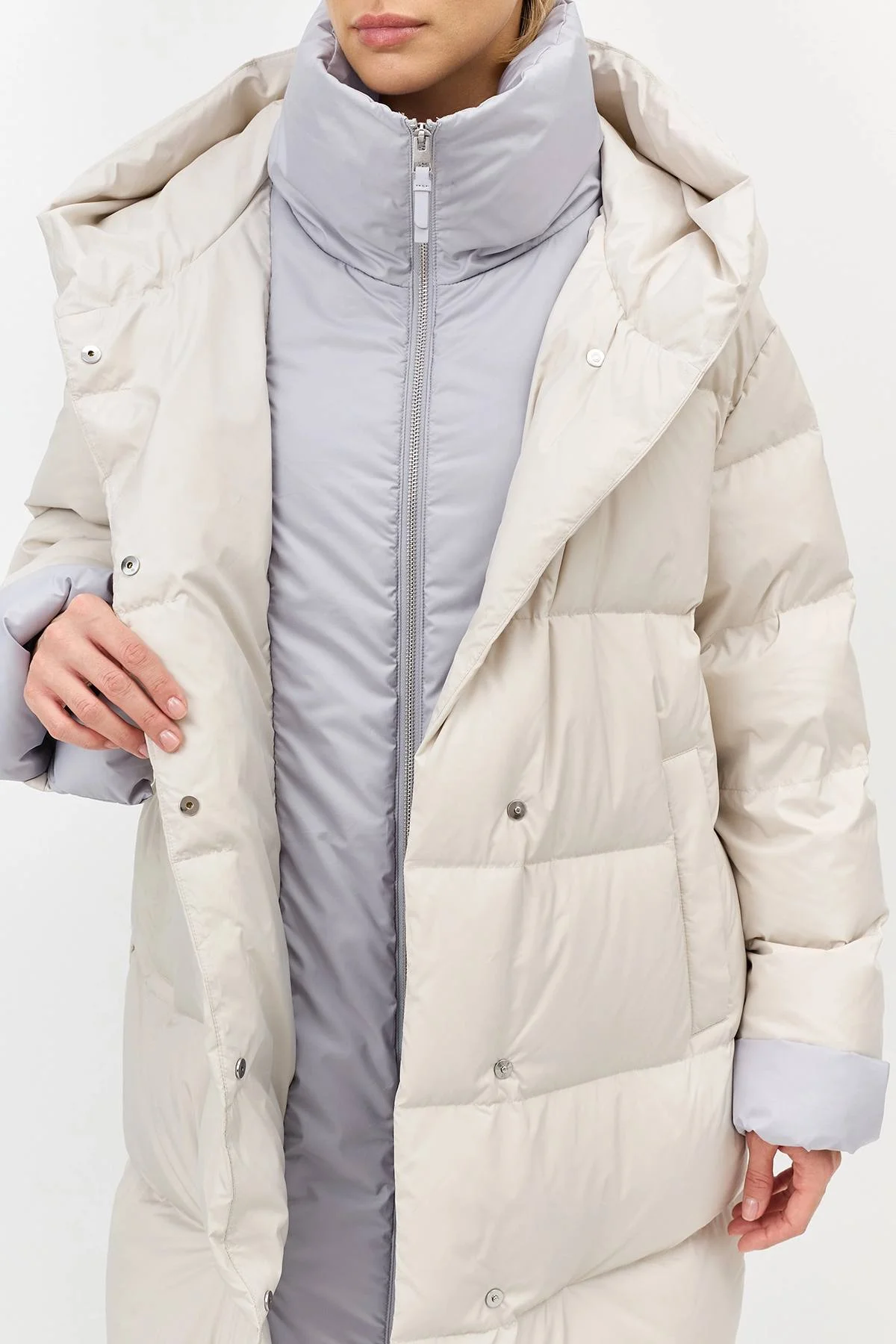 Укороченный пуховик с контрастной отделкой, 46