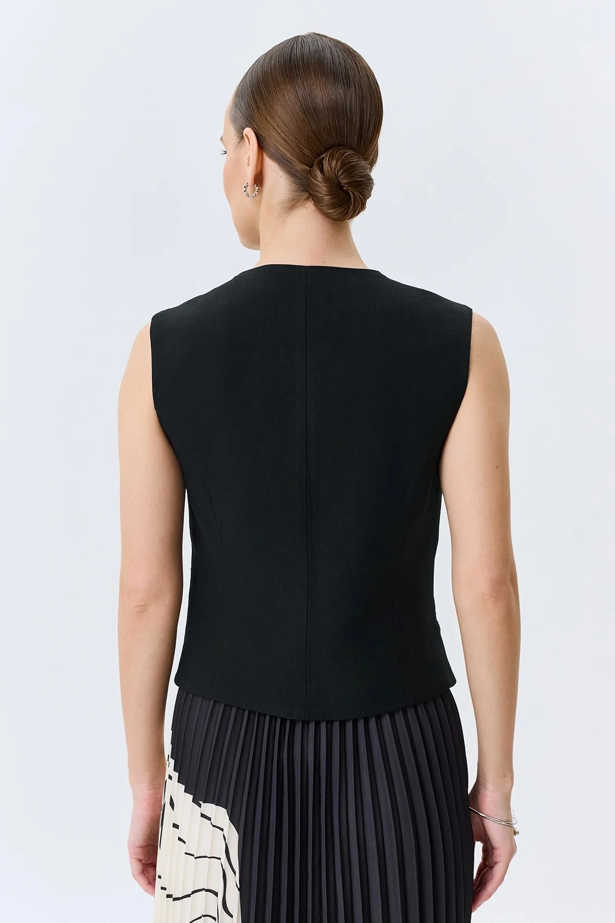 Жилет с контрастными пуговицами, 42