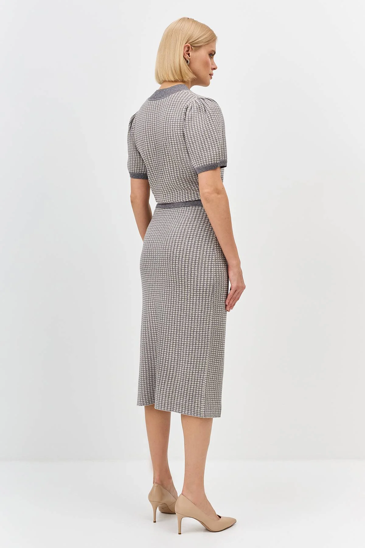 Лимитированая серия джемпер из вискозы с рельефным узором и ремнем, 35