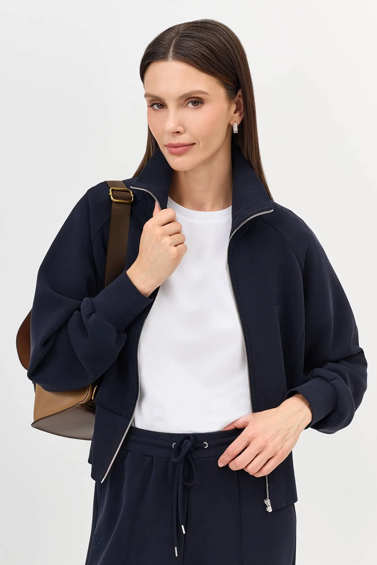 Лимитированная серия бомбер с высоким воротником и палантином, 46