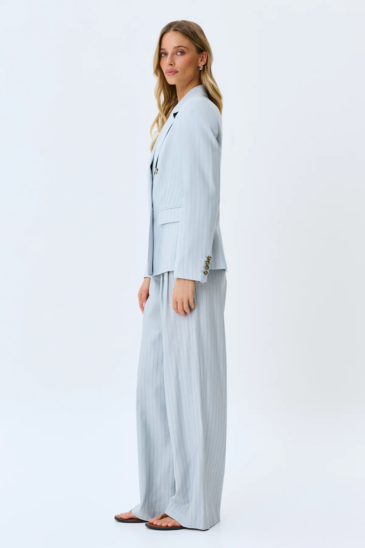 Широкие брюки в тонкую полоску, 48