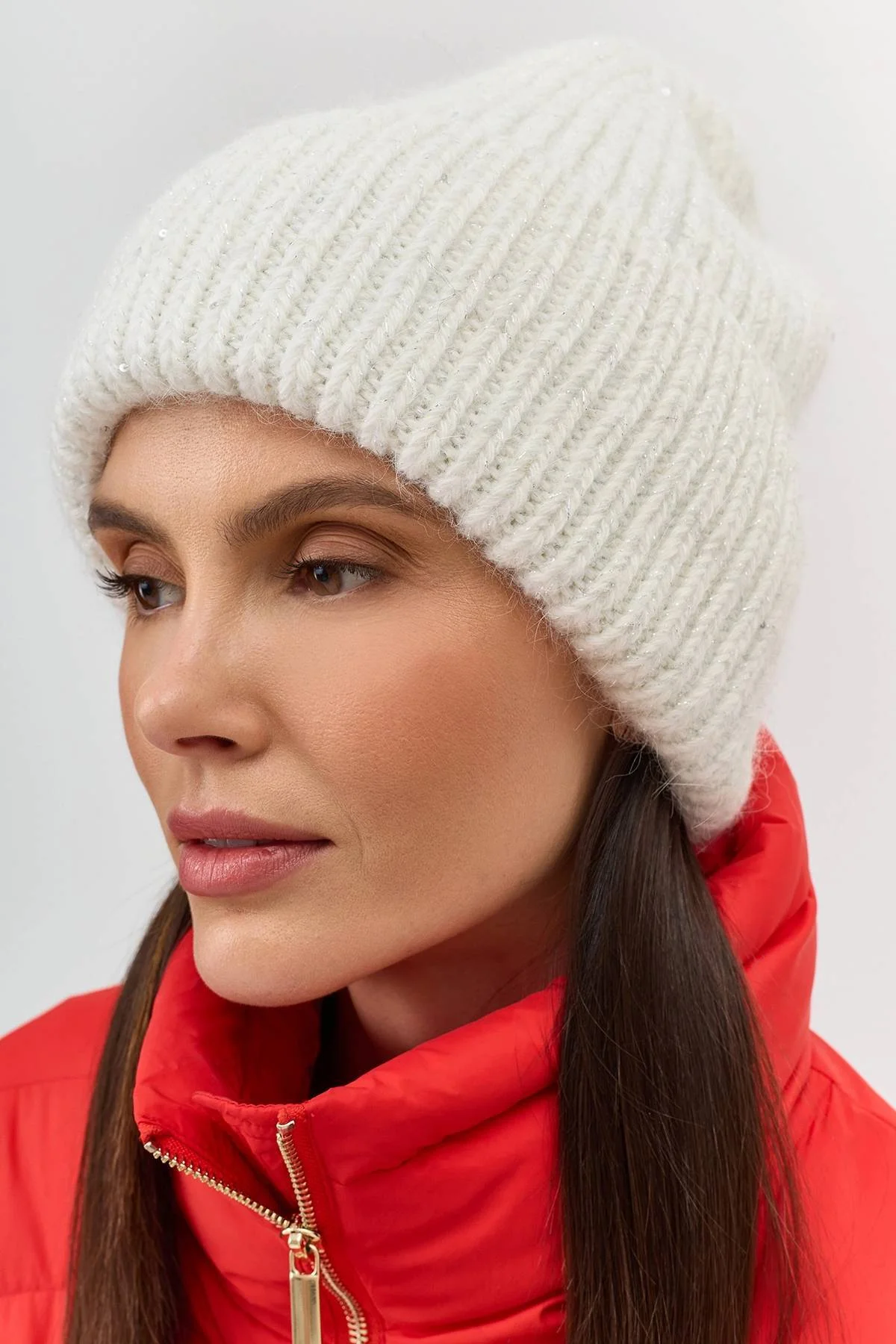 Светлая шапка бини с люрексом и пайетками, One