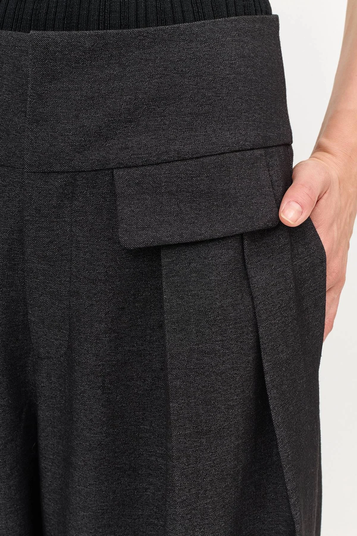 Брюки палаццо с акцентными складками, 38