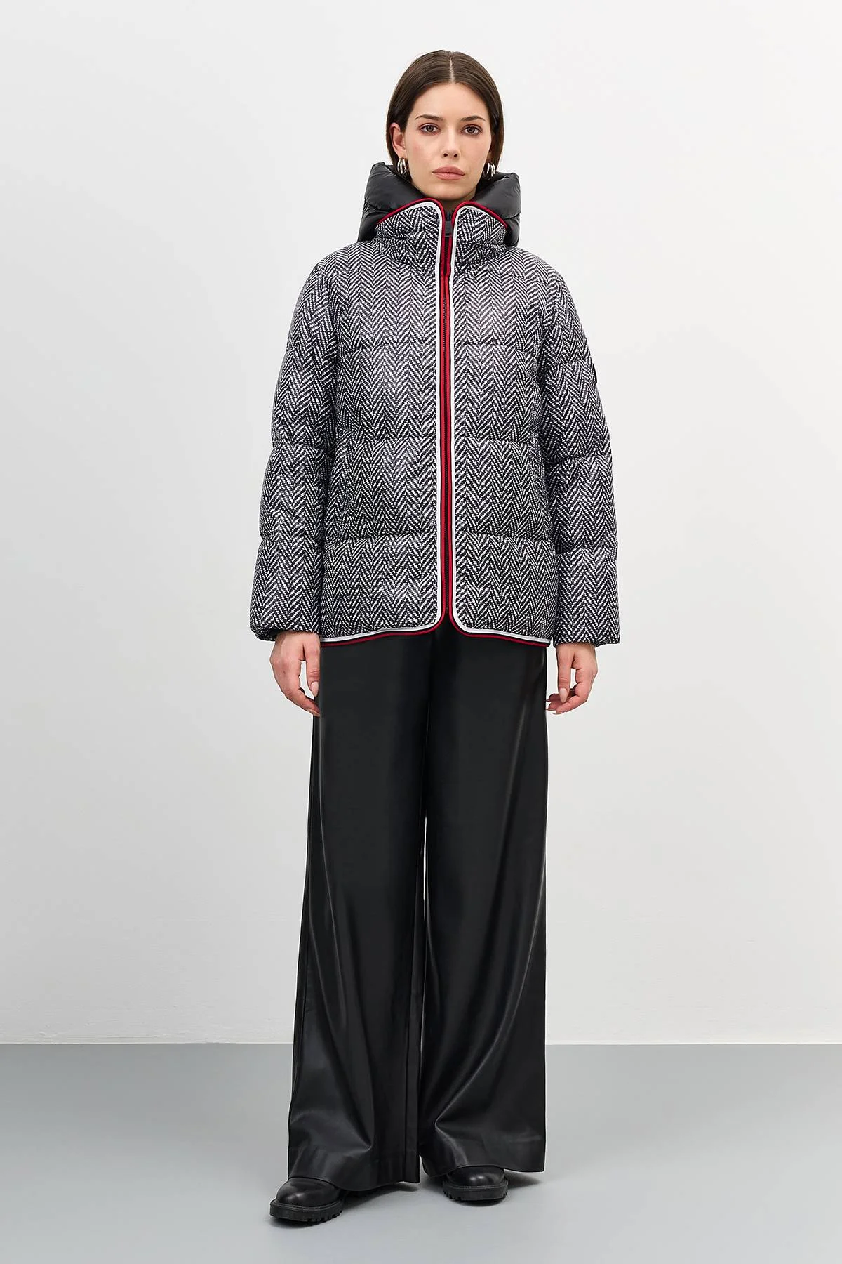 Лимитированная серия комбинированная куртка с принтом и палантин, 52