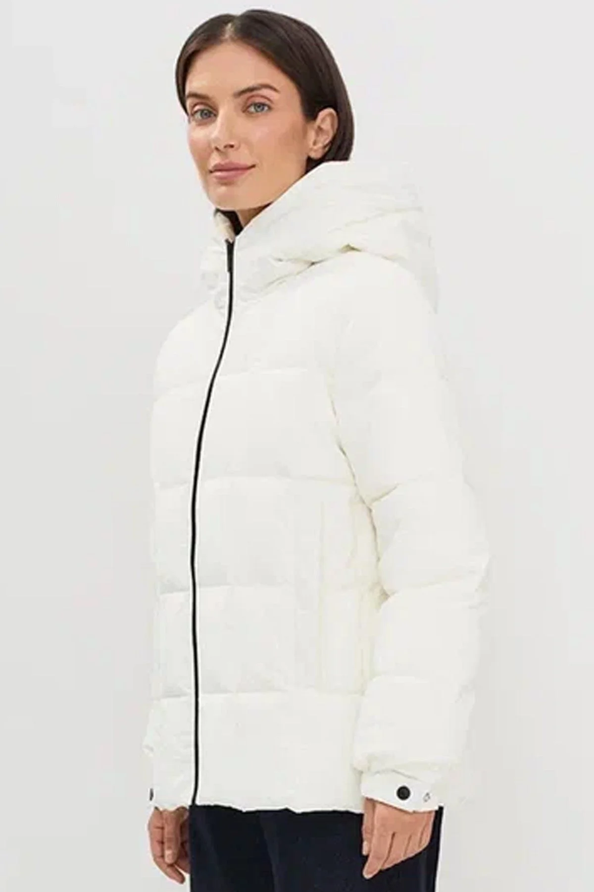 Куртка с декоративной тесьмой по линии капюшона, 52р