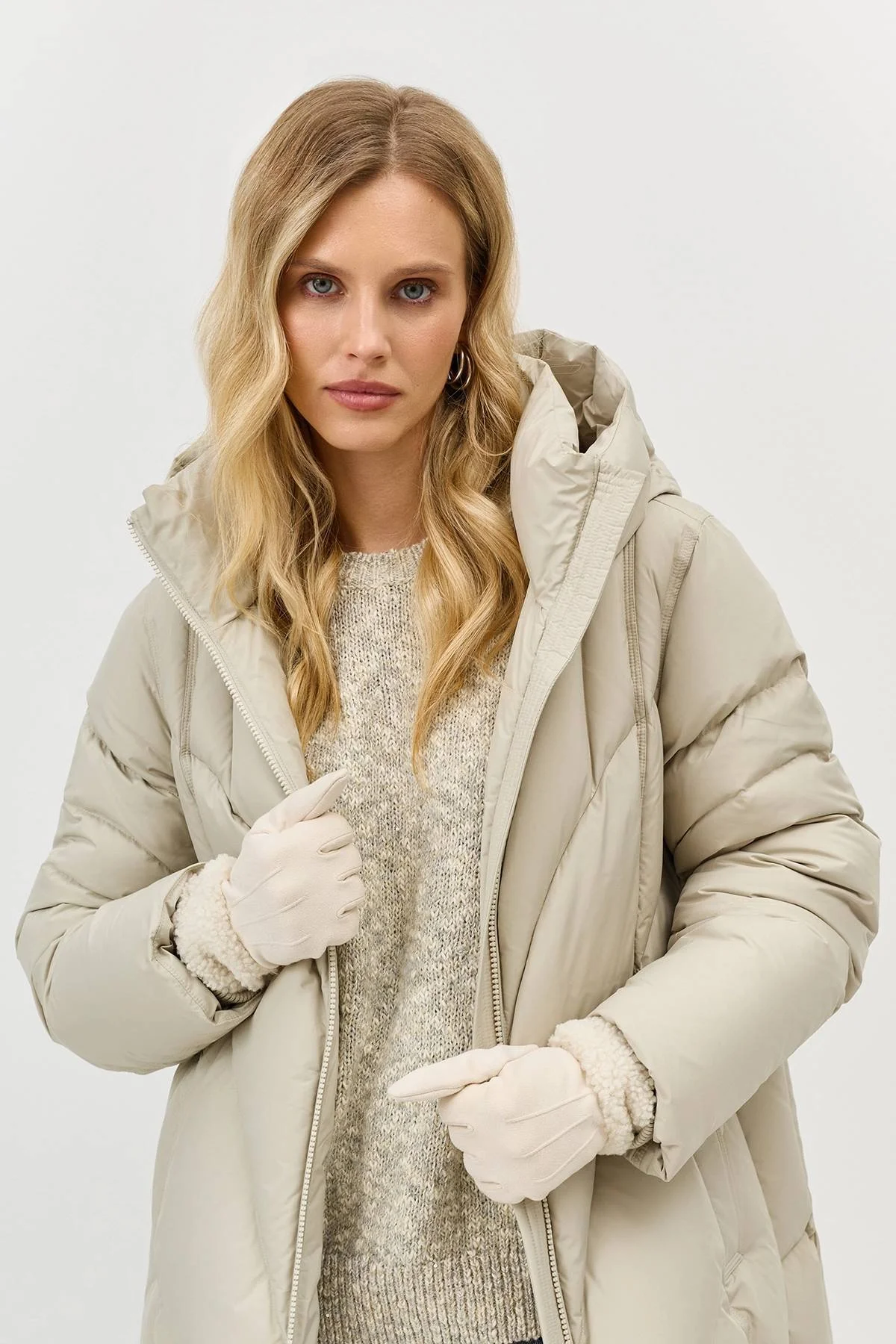 Перчатки с меховой опушкой, One