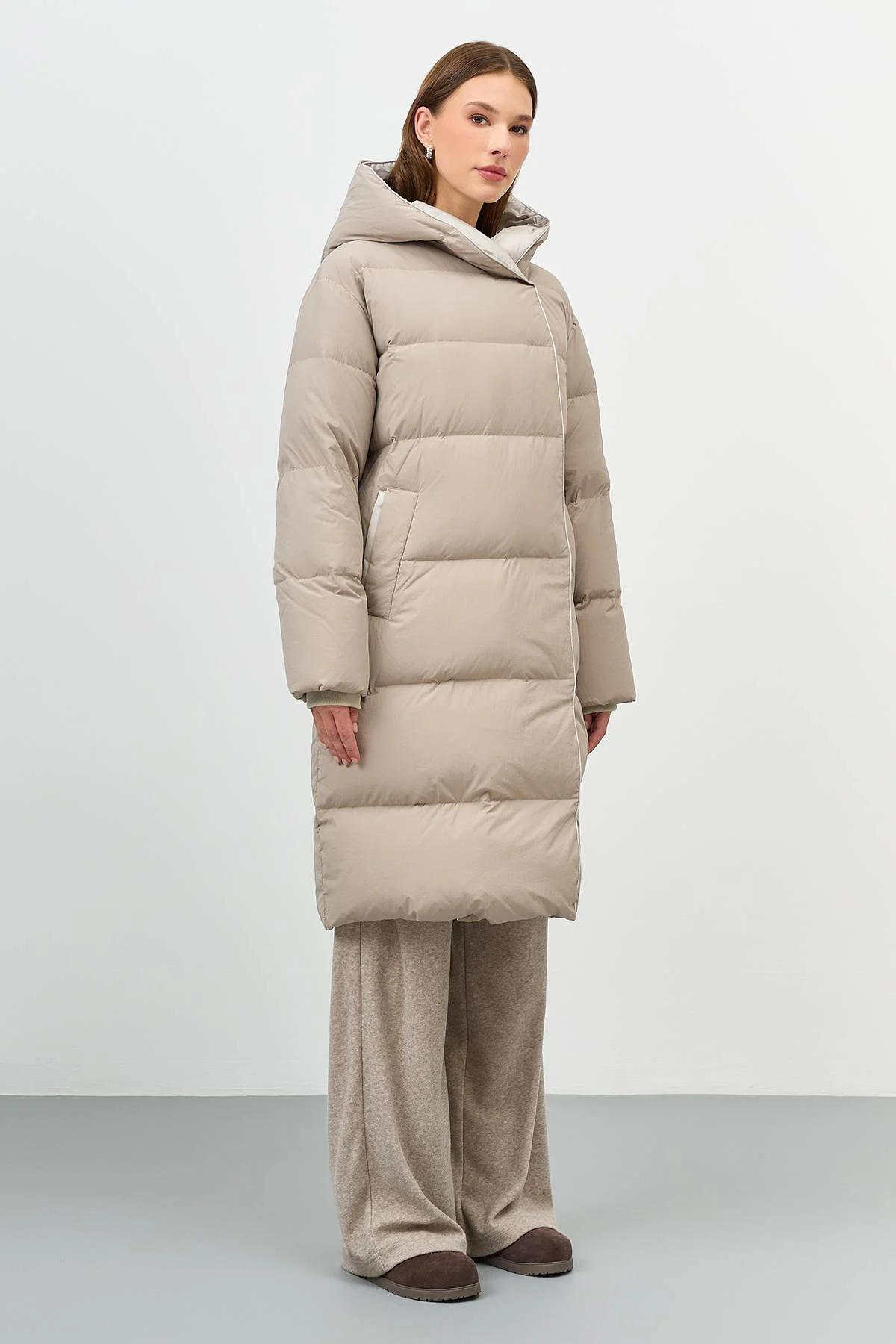 Лимитированная серия пуховик с капюшоном и палантин, 52