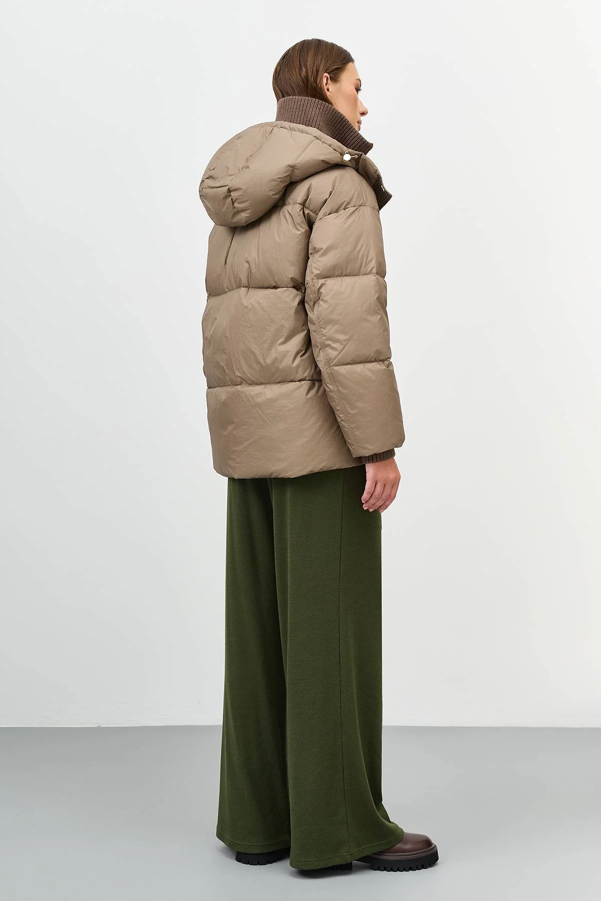 Лимитированная серия Куртка из нейлона с метализированным эффектомс палантином, 46