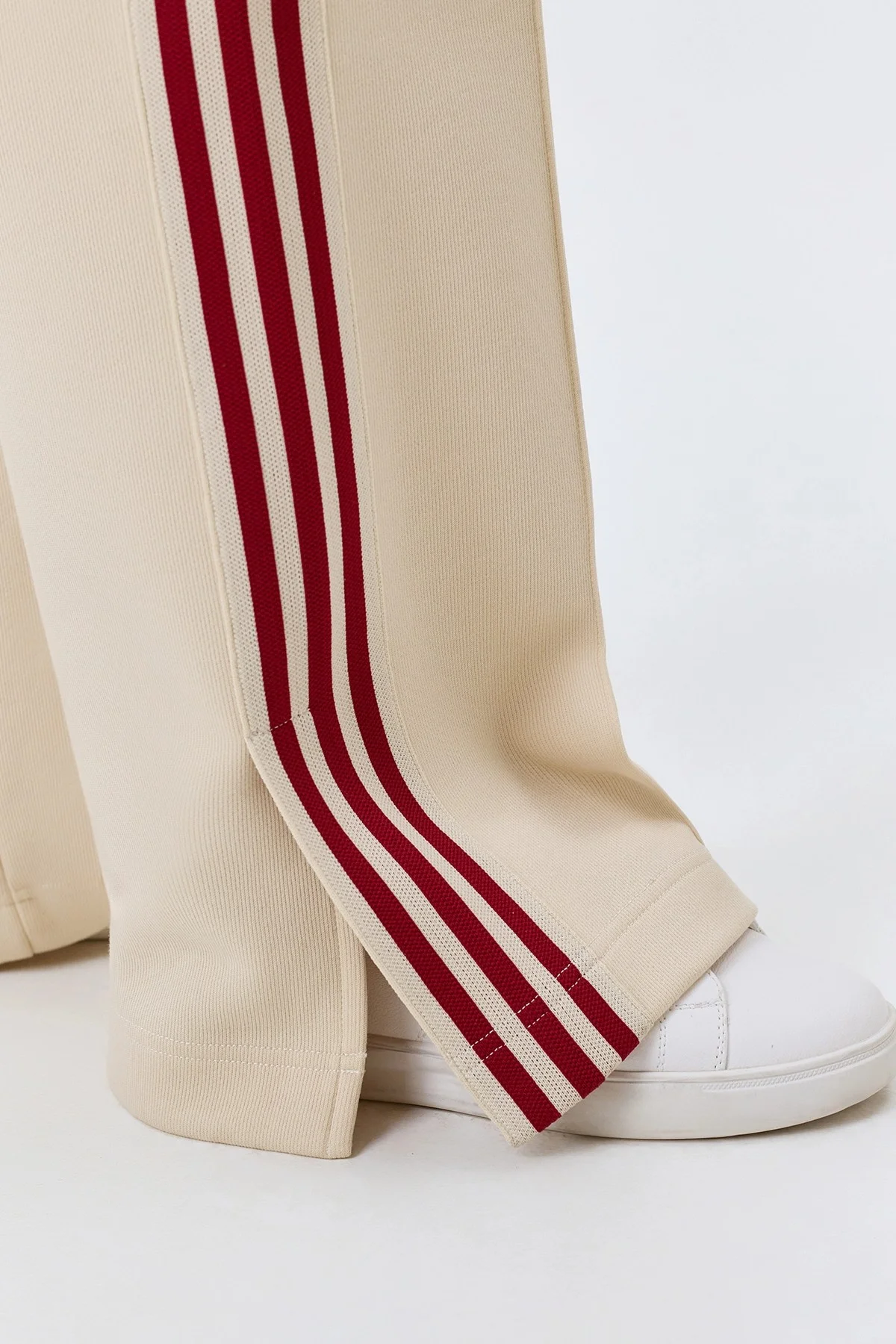 Трикотажные брюки с контрастными лампасами, 44