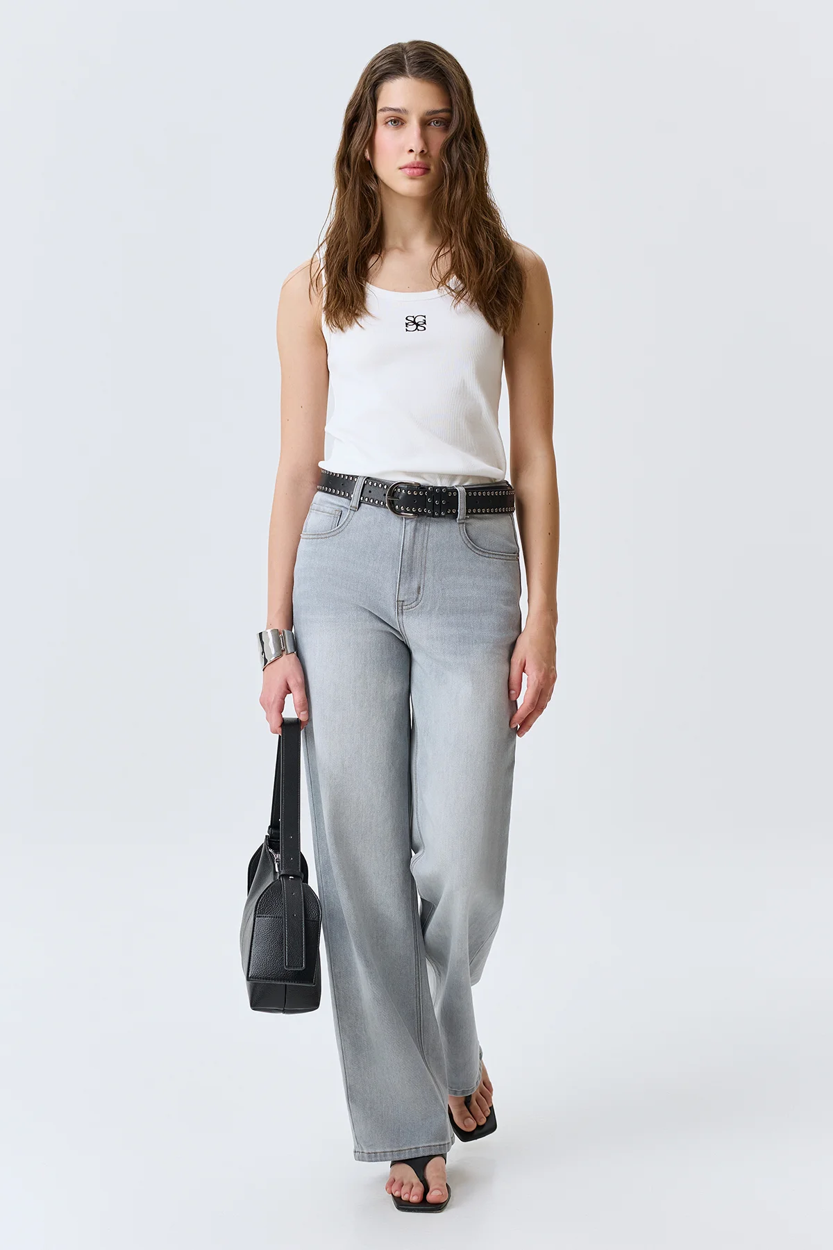 Широкий ремень с декоративными заклепками, S