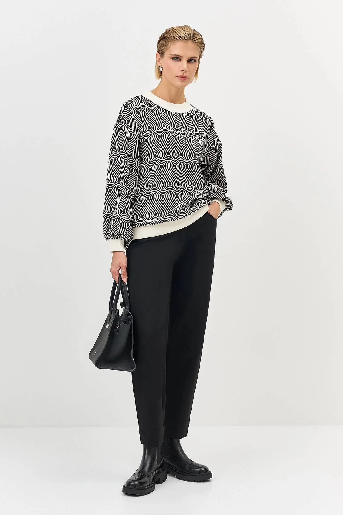 Лимитированная серия зауженные утепленные брюки и ремень, 46 Лимитированная серия зауженные утепленные брюки и ремень, 46