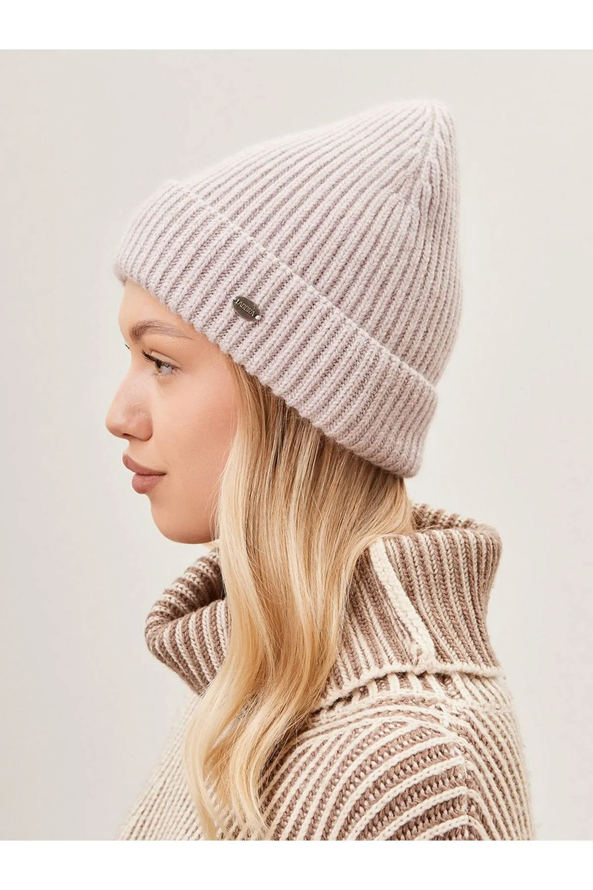 Шапка лиловая, One