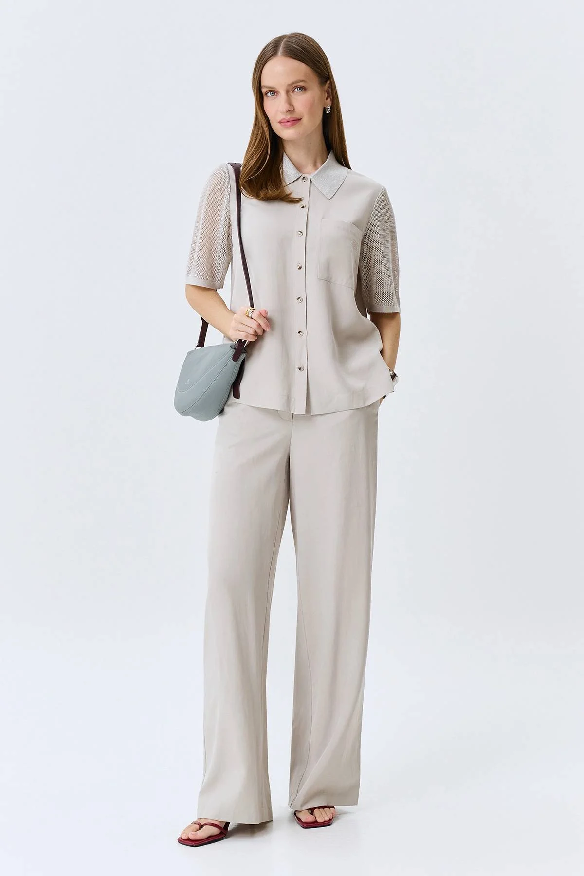 Свободная блузка с ажурными рукавами, 46