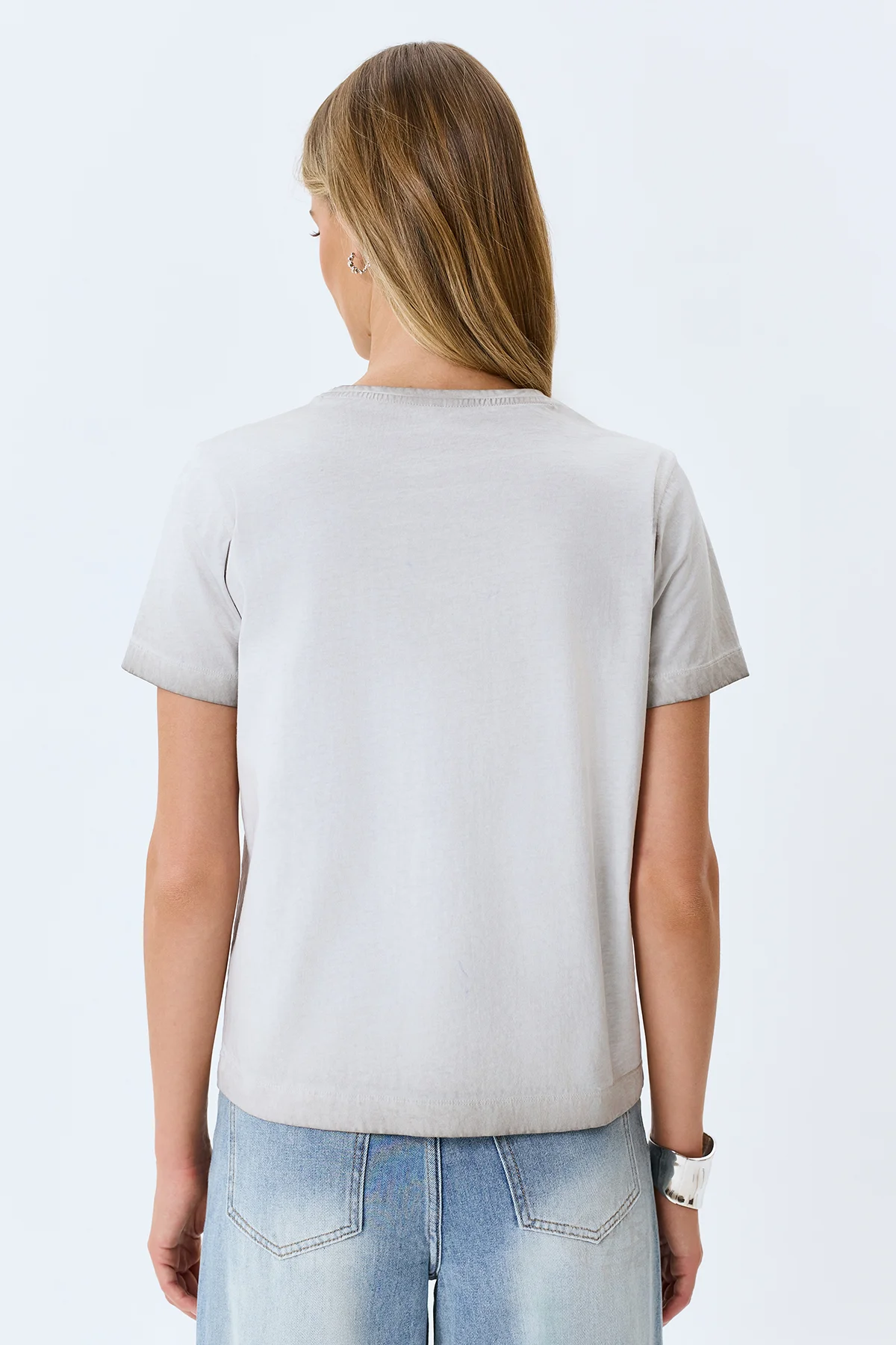 Футболка с яркой вышивкой, 50