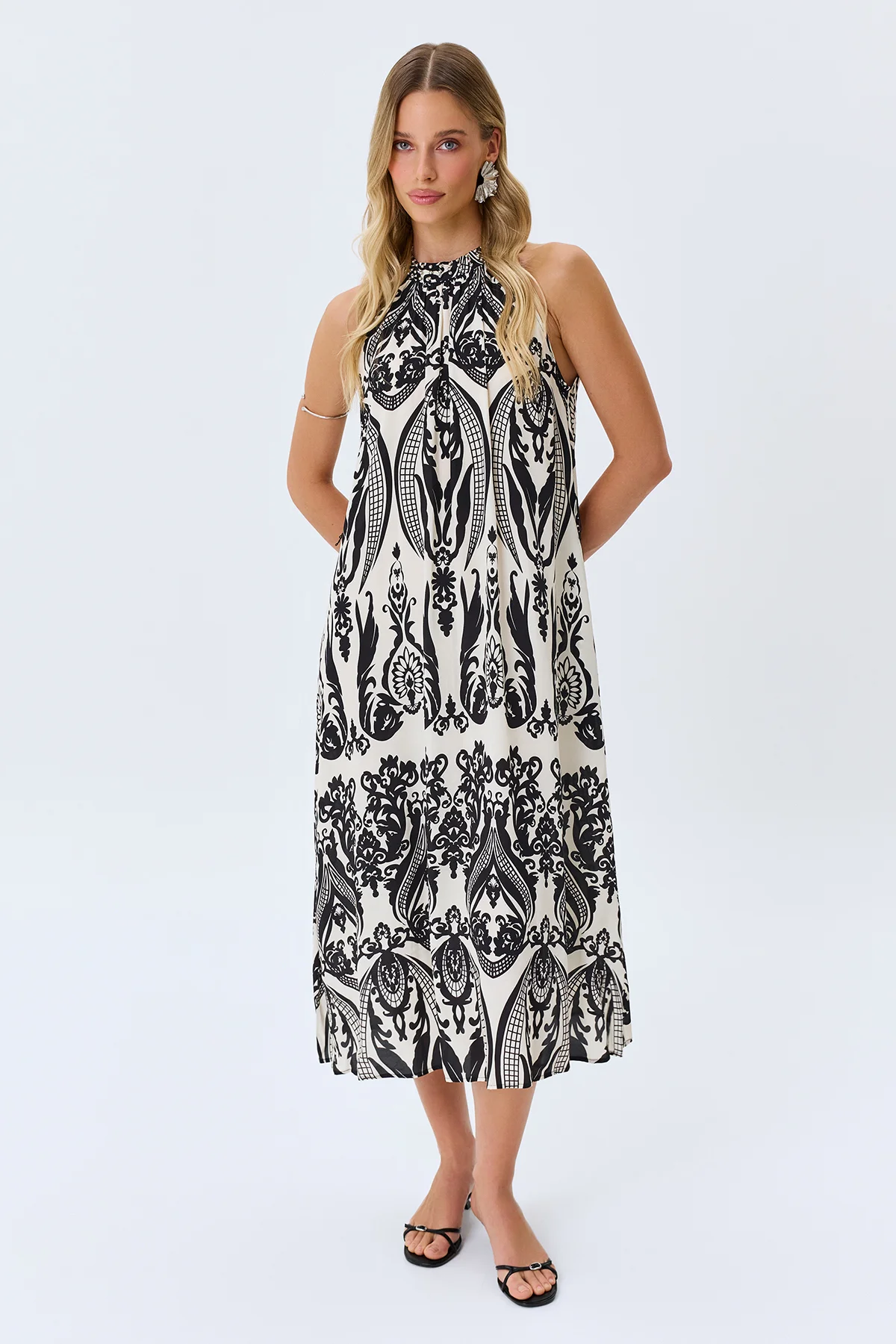 Платье нарядное летнее c поясом, 40