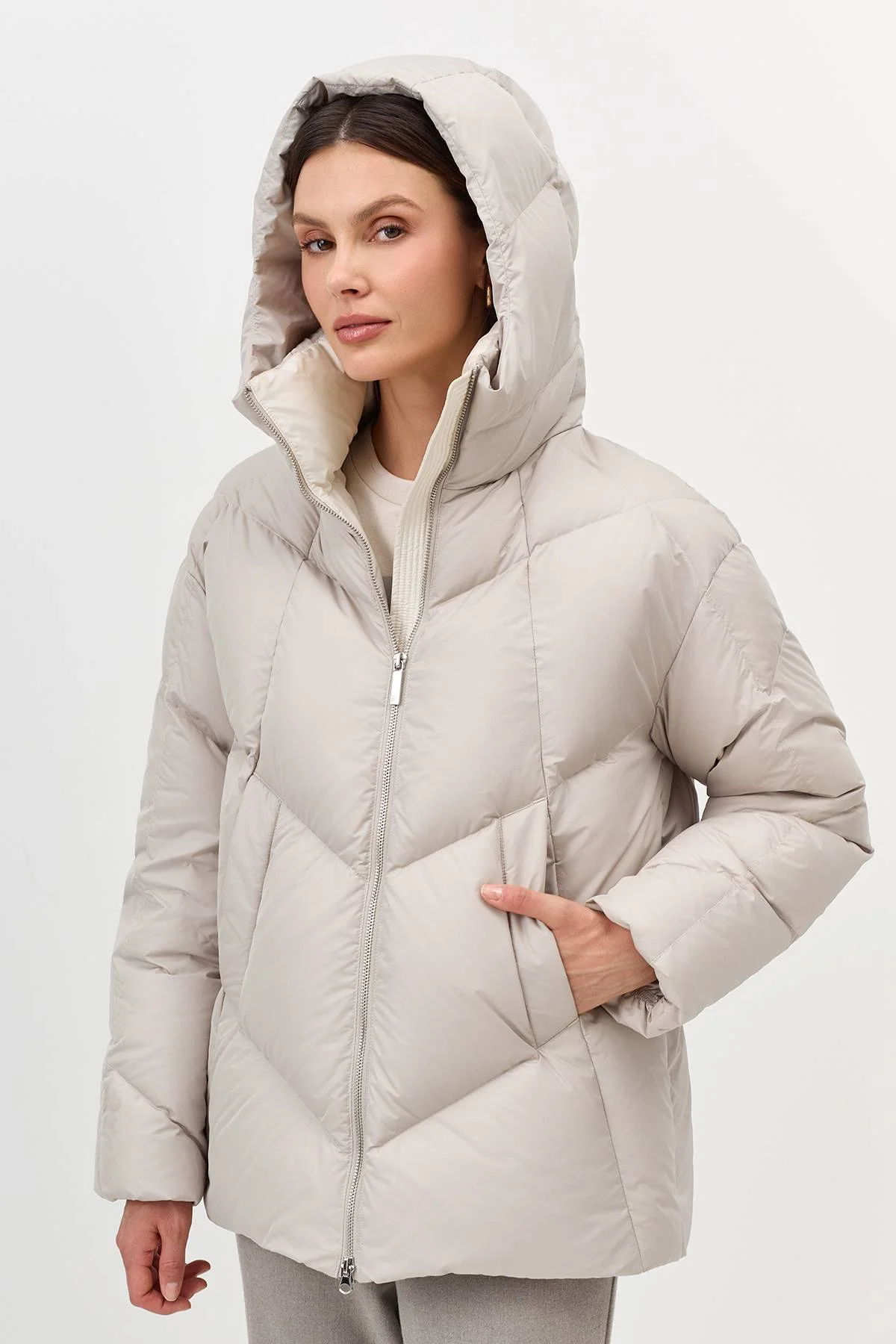 Лимитированная серия  светлая объемная фактурная куртка и палантин, 46