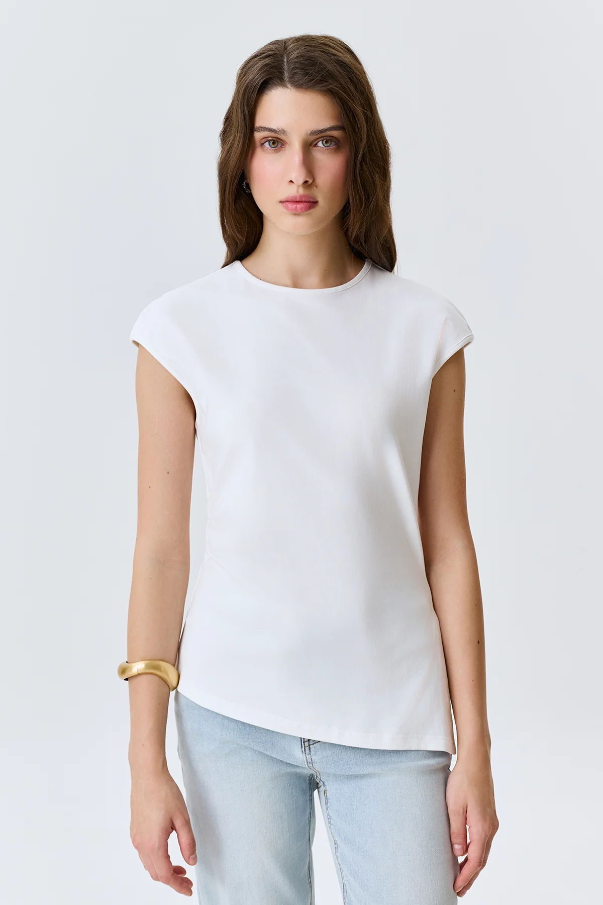 Асимметричный топ с высоким разрезом, 46