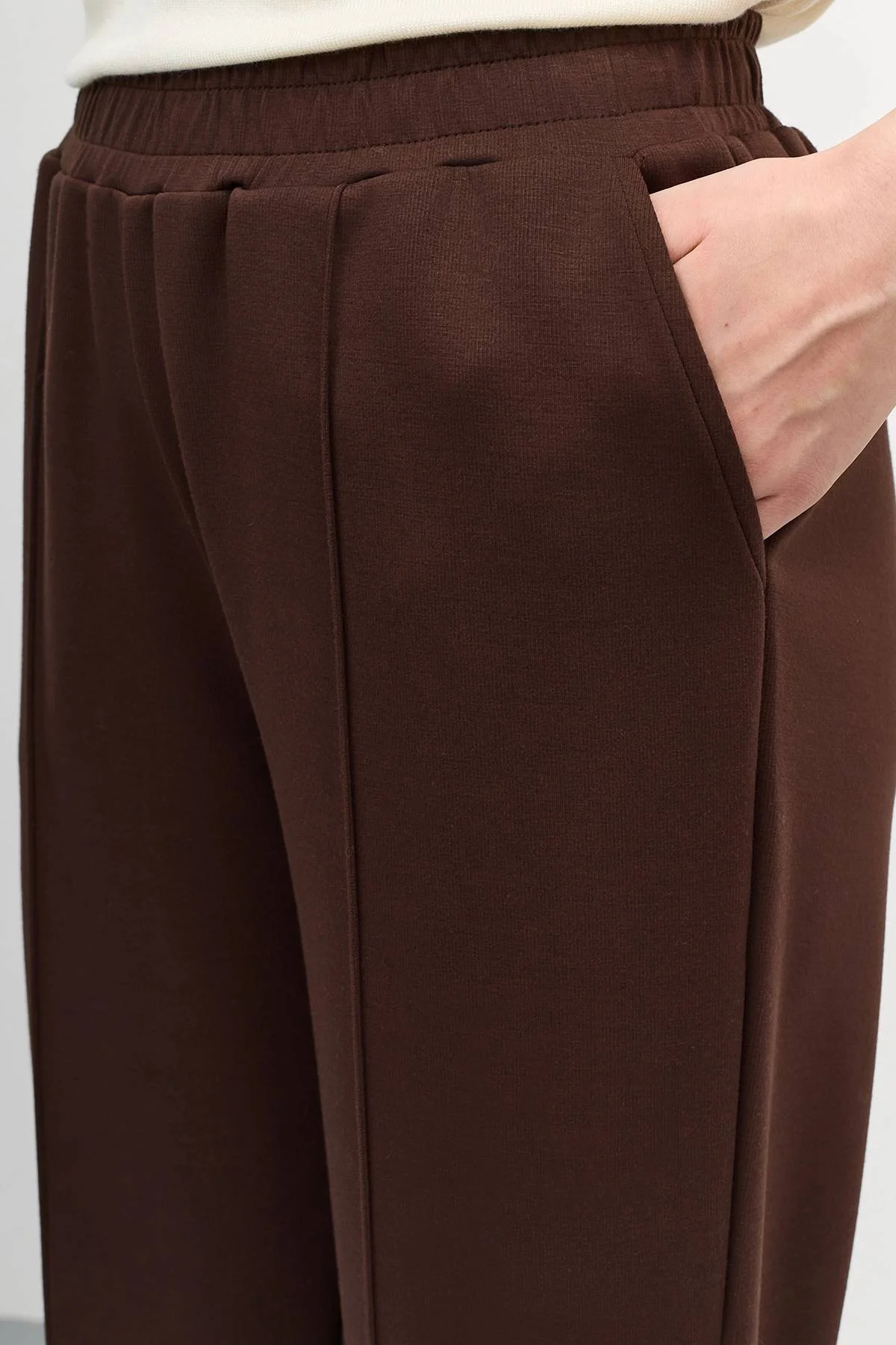 Брюки из вискозы со стрелками, 52 Брюки из вискозы со стрелками, 52