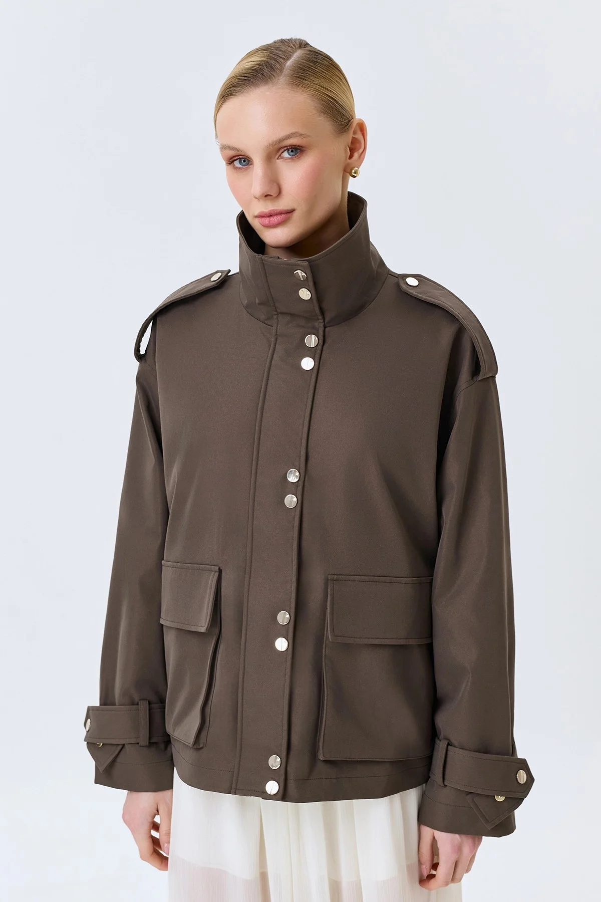 Ветровка с высоким воротником стойкой, 40