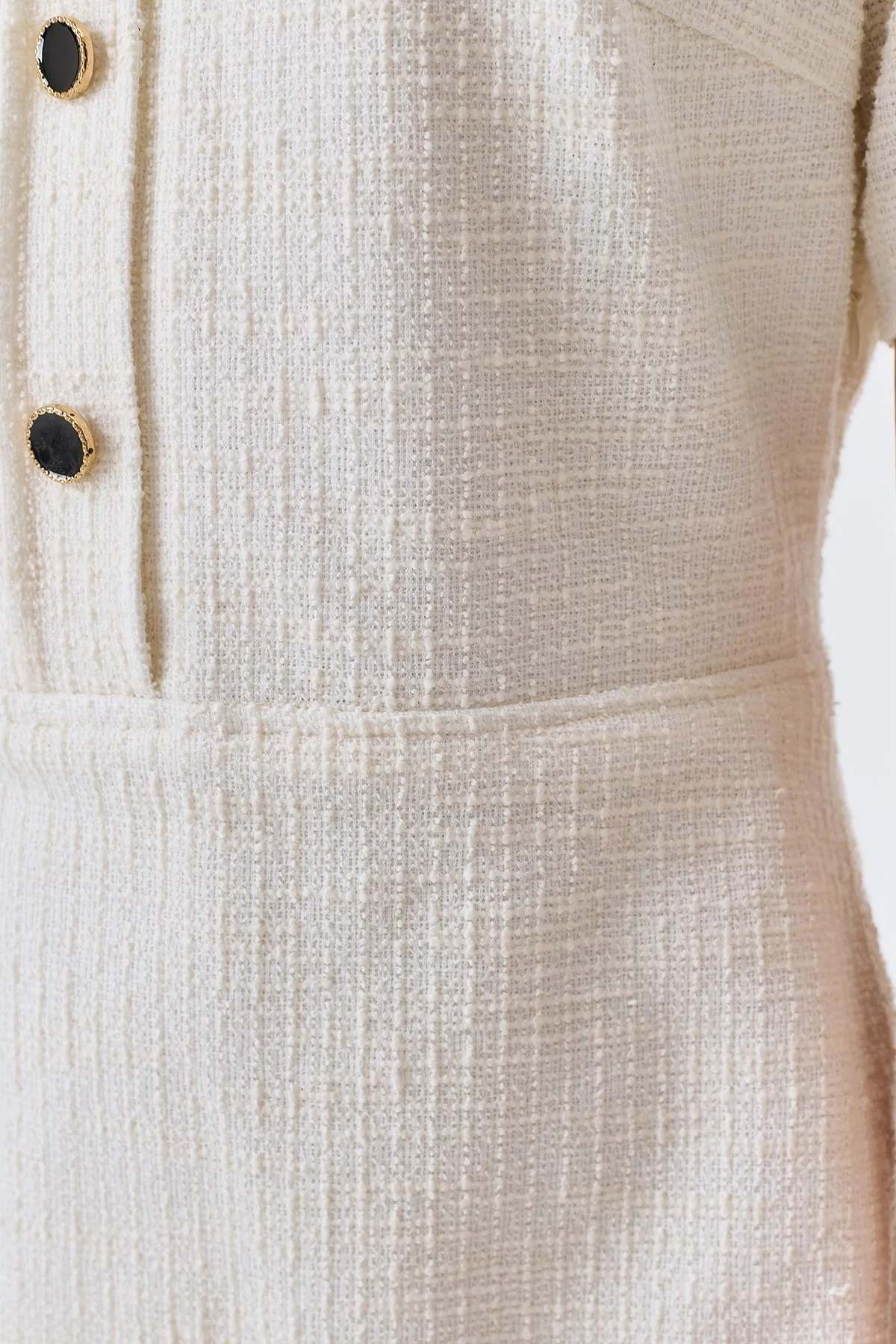 Трикотажное платье с металлическими пуговицами, 46