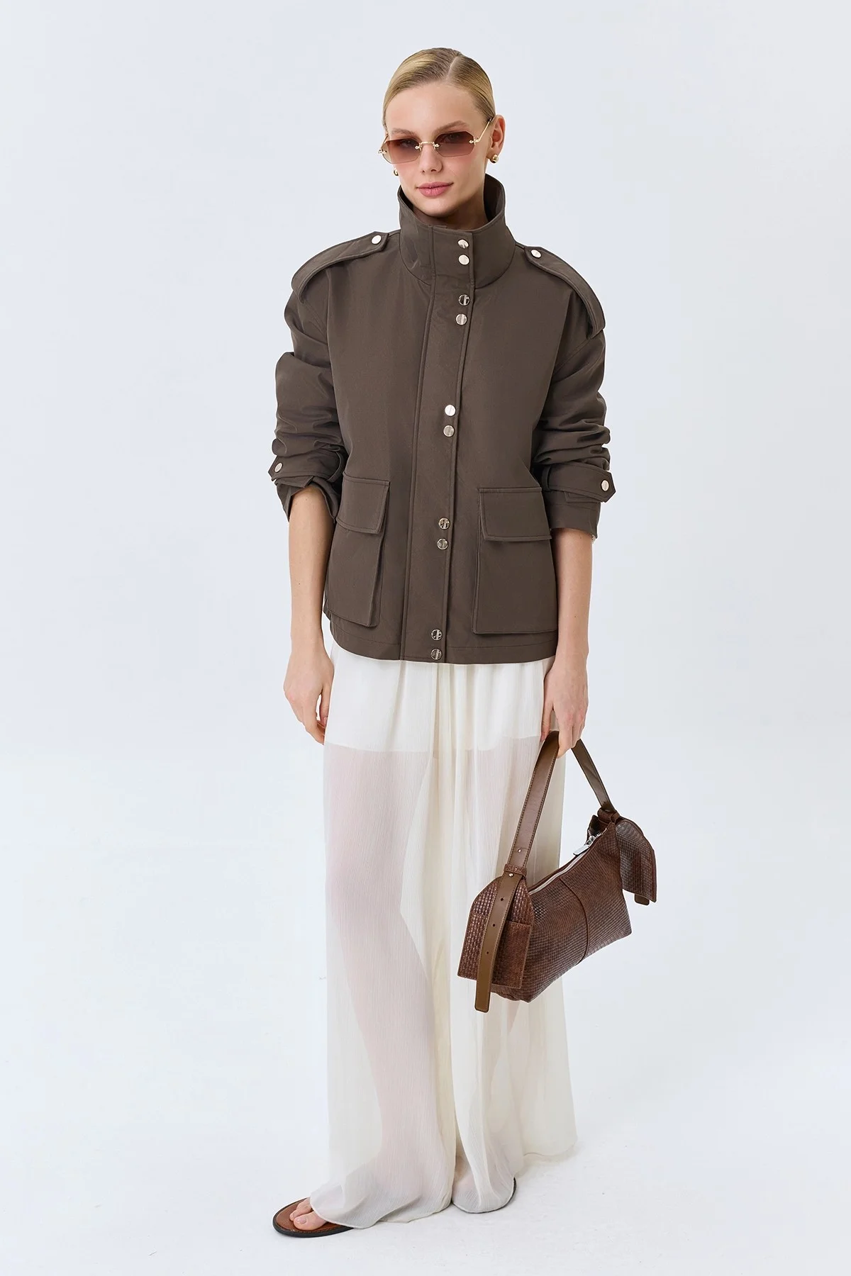 Ветровка с высоким воротником стойкой, 48