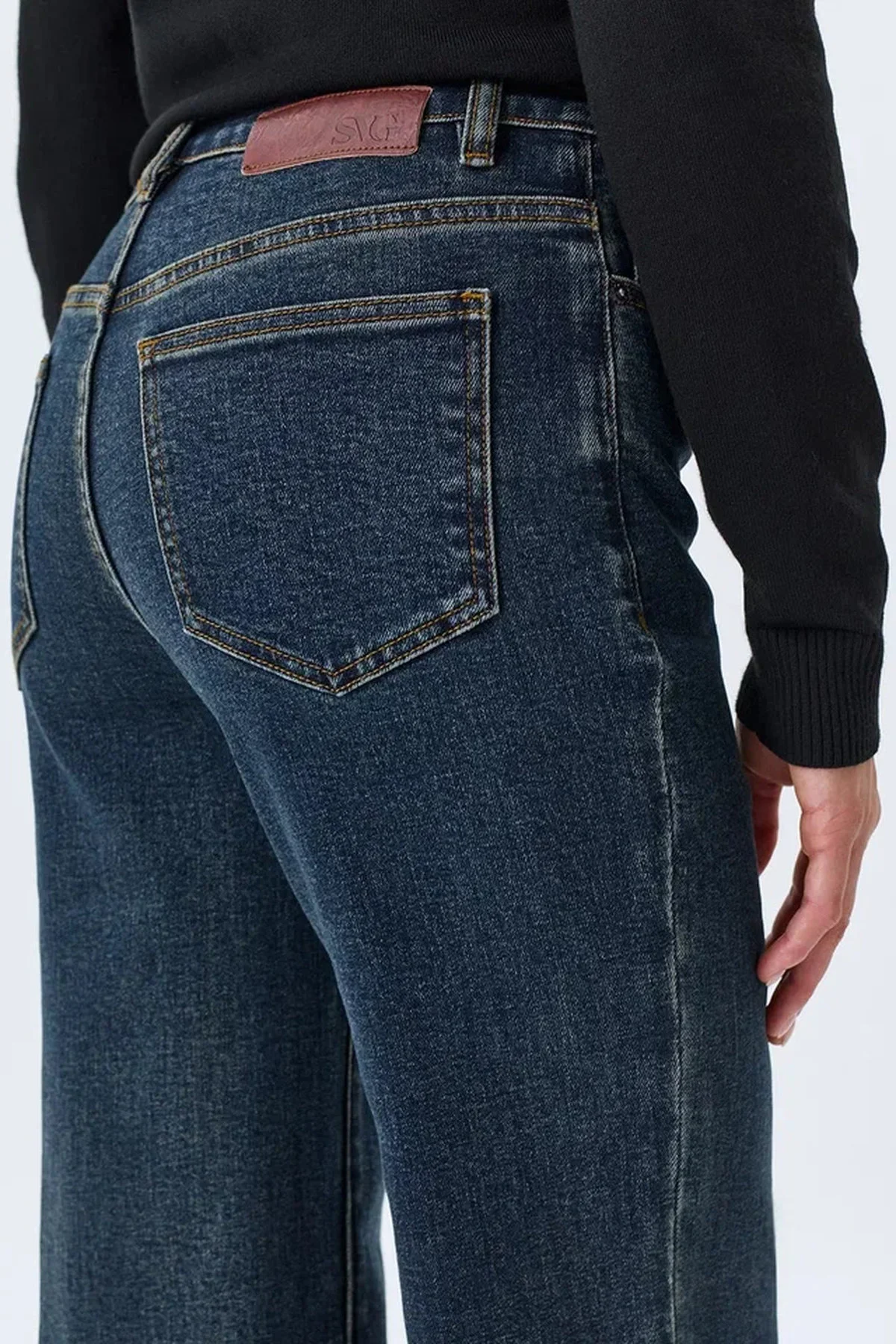 Джинсы Straight fit с широкими отворотами, 52