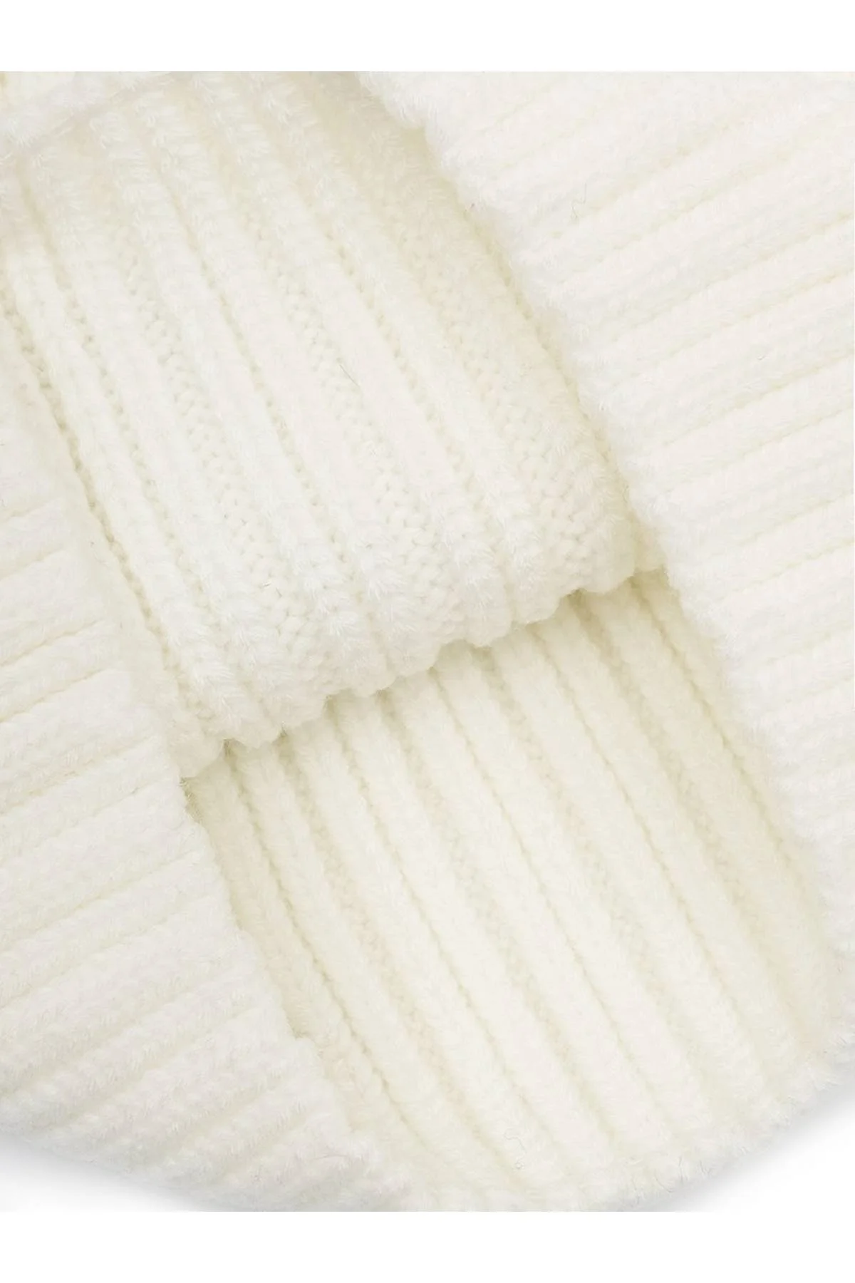 Шапка белая, One